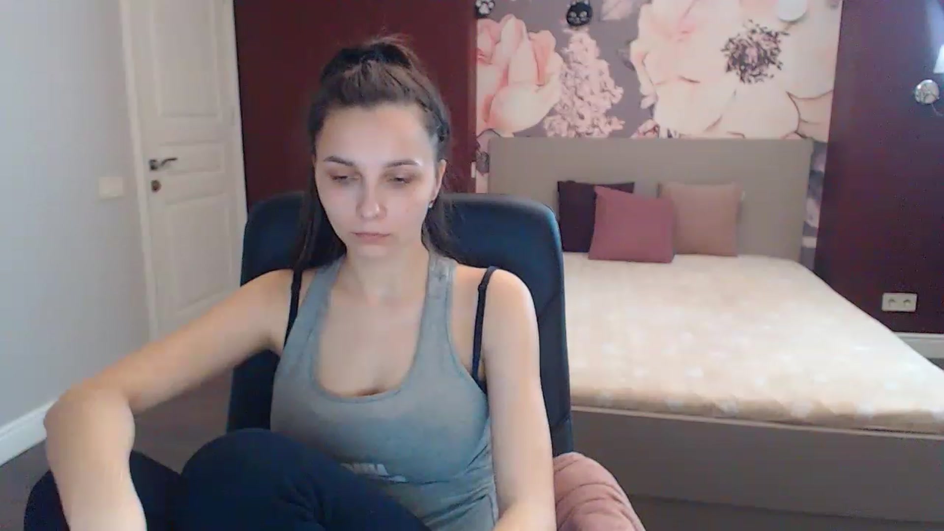 Gallery image thumbnail from Karina_Mils's myfreecams stream on, 04/14/2023, 12:10 image 16 of 20