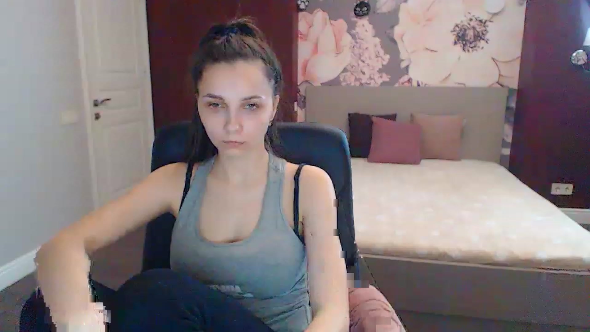 Gallery image thumbnail from Karina_Mils's myfreecams stream on, 04/14/2023, 12:10 image 11 of 20