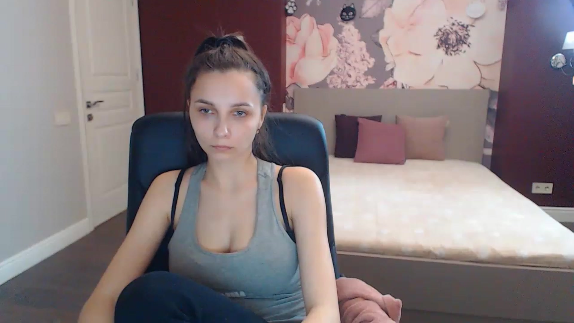Gallery image thumbnail from Karina_Mils's myfreecams stream on, 04/14/2023, 13:17 image 2 of 20