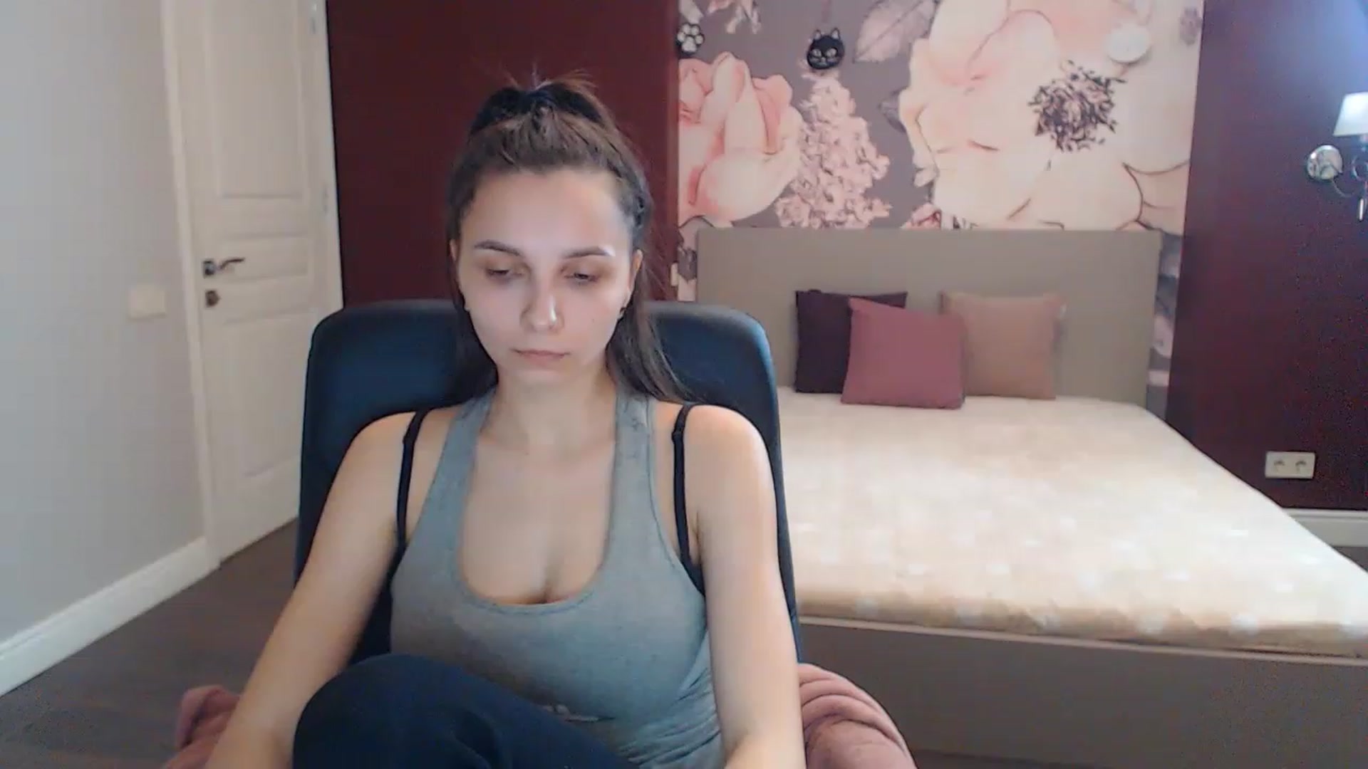 Gallery image thumbnail from Karina_Mils's myfreecams stream on, 04/14/2023, 13:17 image 17 of 20