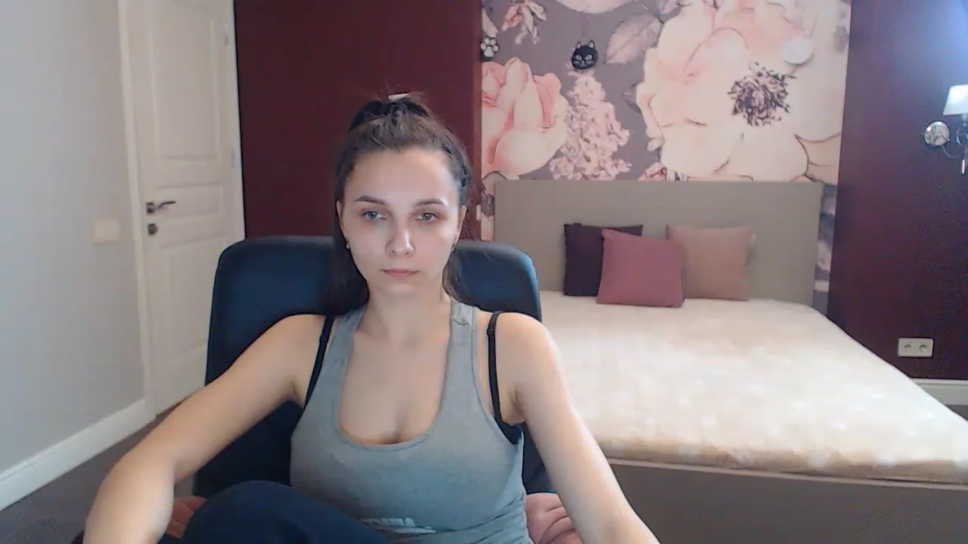Gallery image thumbnail from Karina_Mils's myfreecams stream on, 04/14/2023, 13:17 image 10 of 20