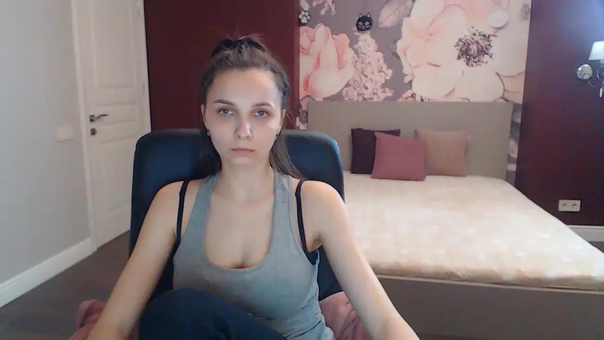 Gallery image thumbnail from Karina_Mils's myfreecams stream on, 04/14/2023, 13:17 image 20 of 20