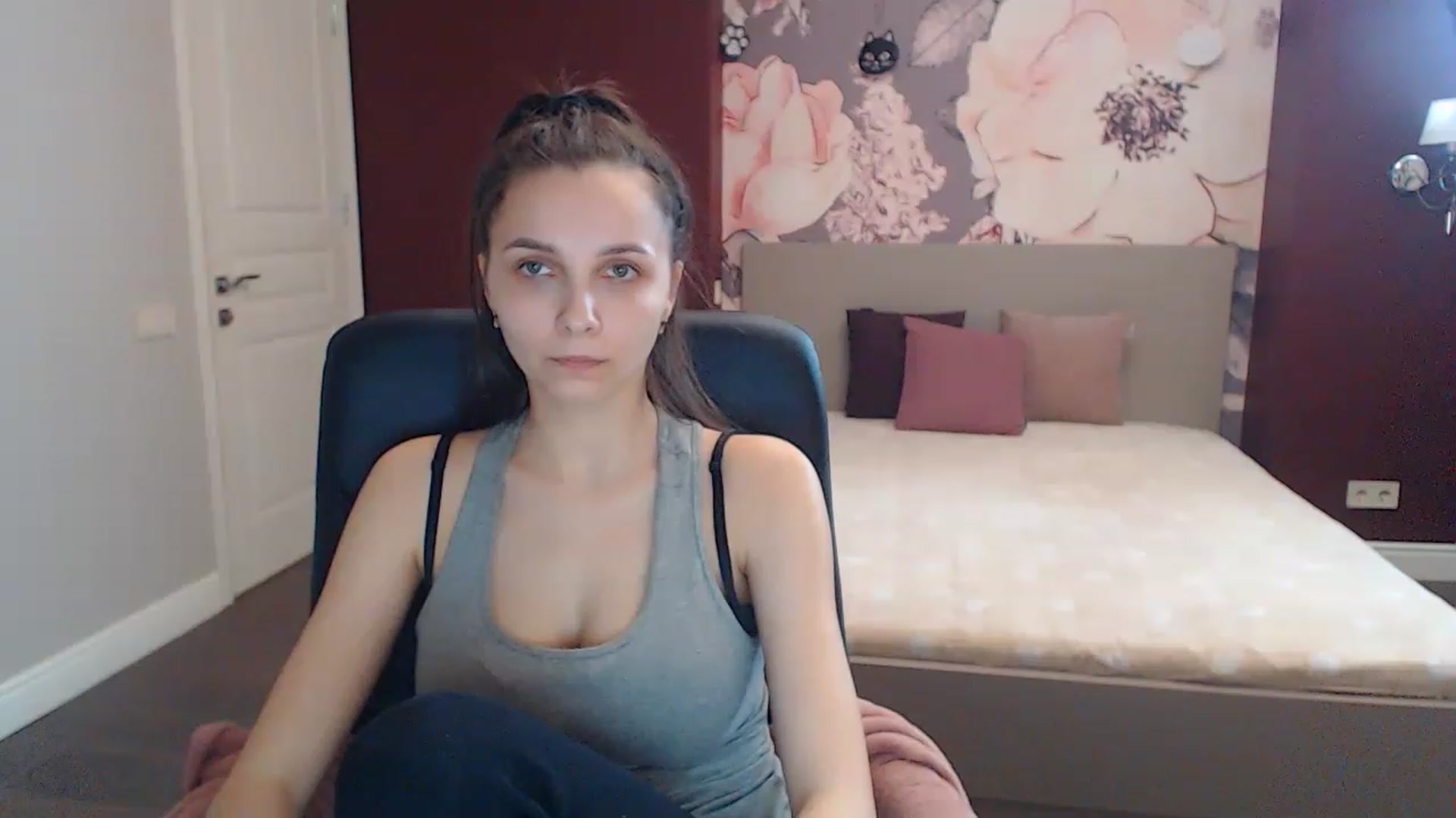 Gallery image thumbnail from Karina_Mils's myfreecams stream on, 04/14/2023, 13:17 image 19 of 20