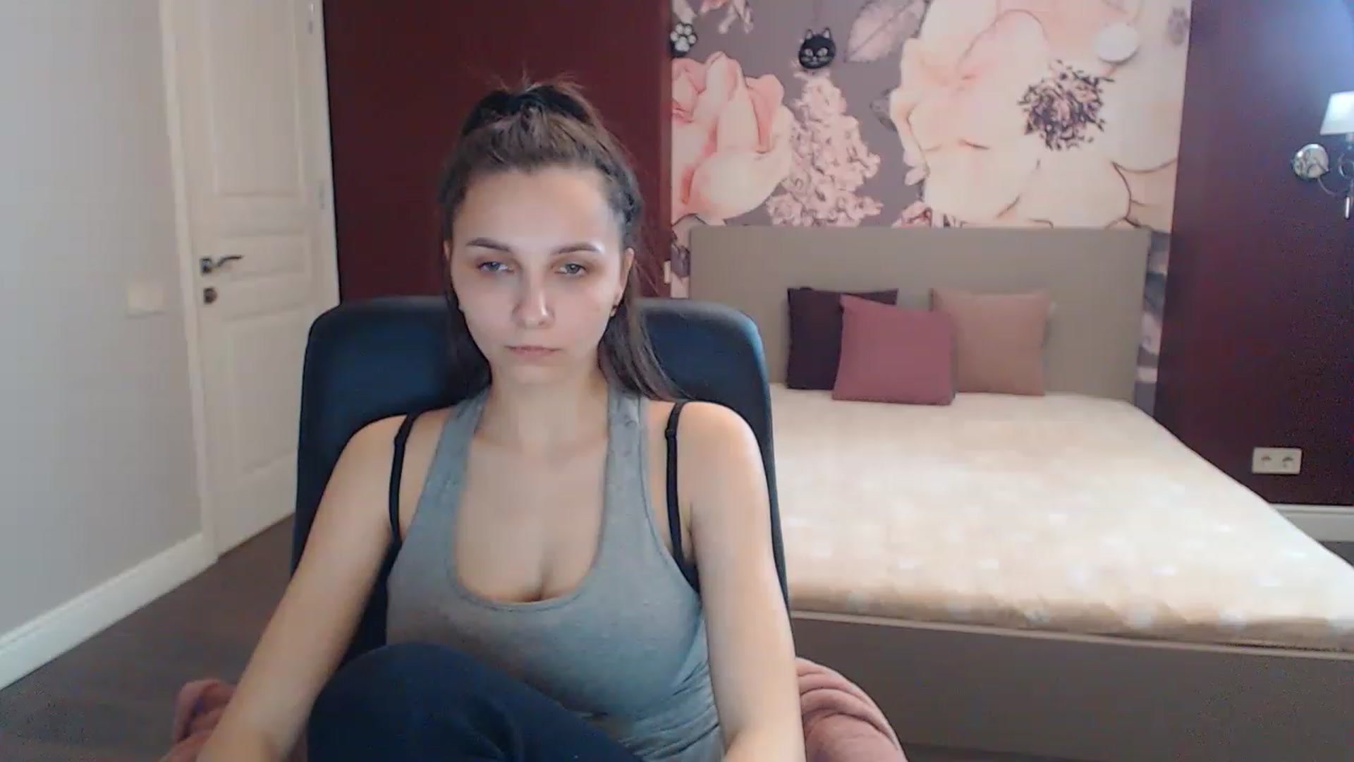 Gallery image thumbnail from Karina_Mils's myfreecams stream on, 04/14/2023, 13:17 image 18 of 20
