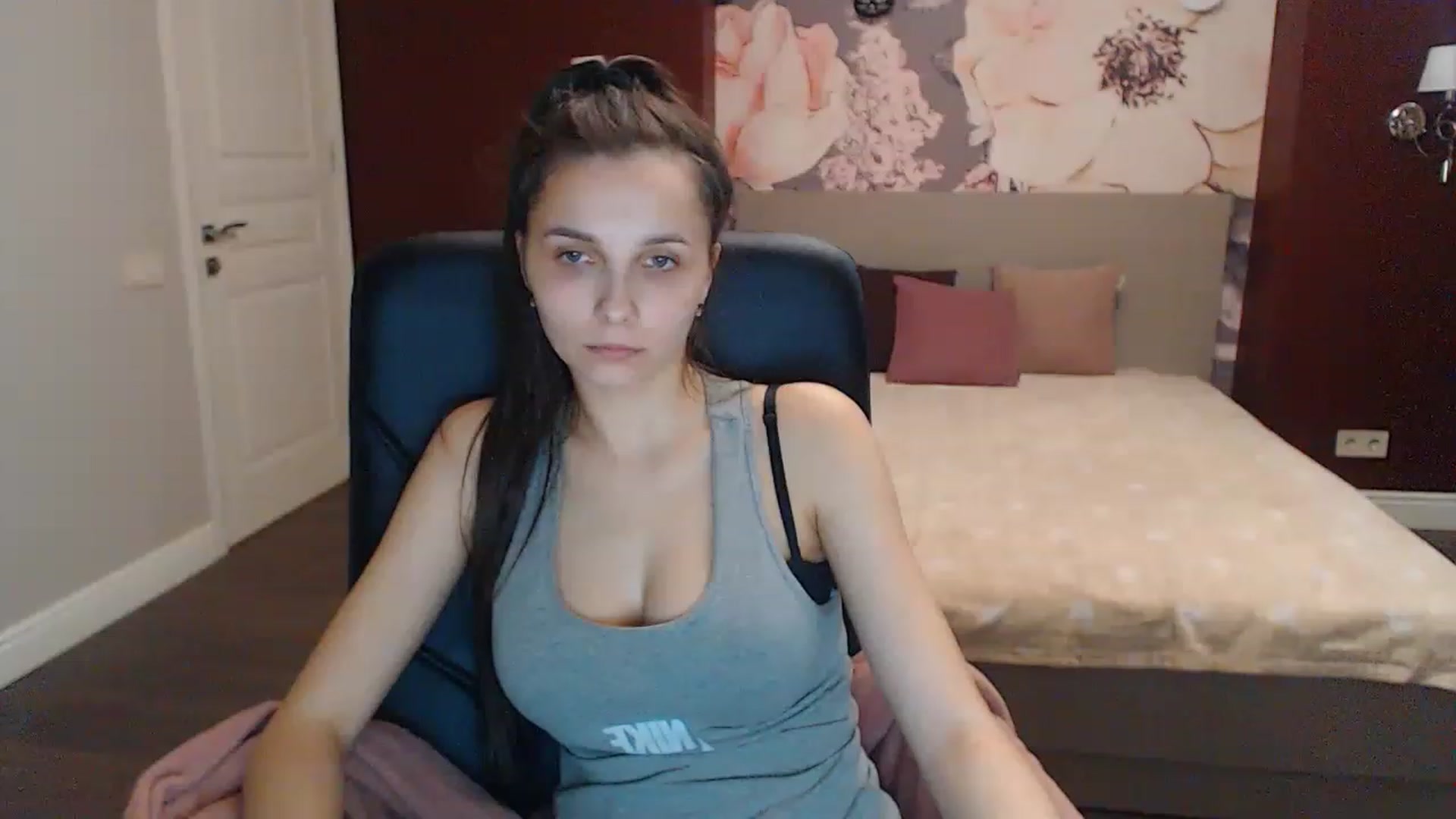 Gallery image thumbnail from Karina_Mils's myfreecams stream on, 04/14/2023, 15:56 image 5 of 20