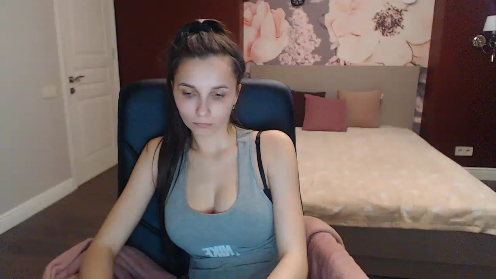 Gallery image thumbnail from Karina_Mils's myfreecams stream on, 04/14/2023, 15:56 image 6 of 20
