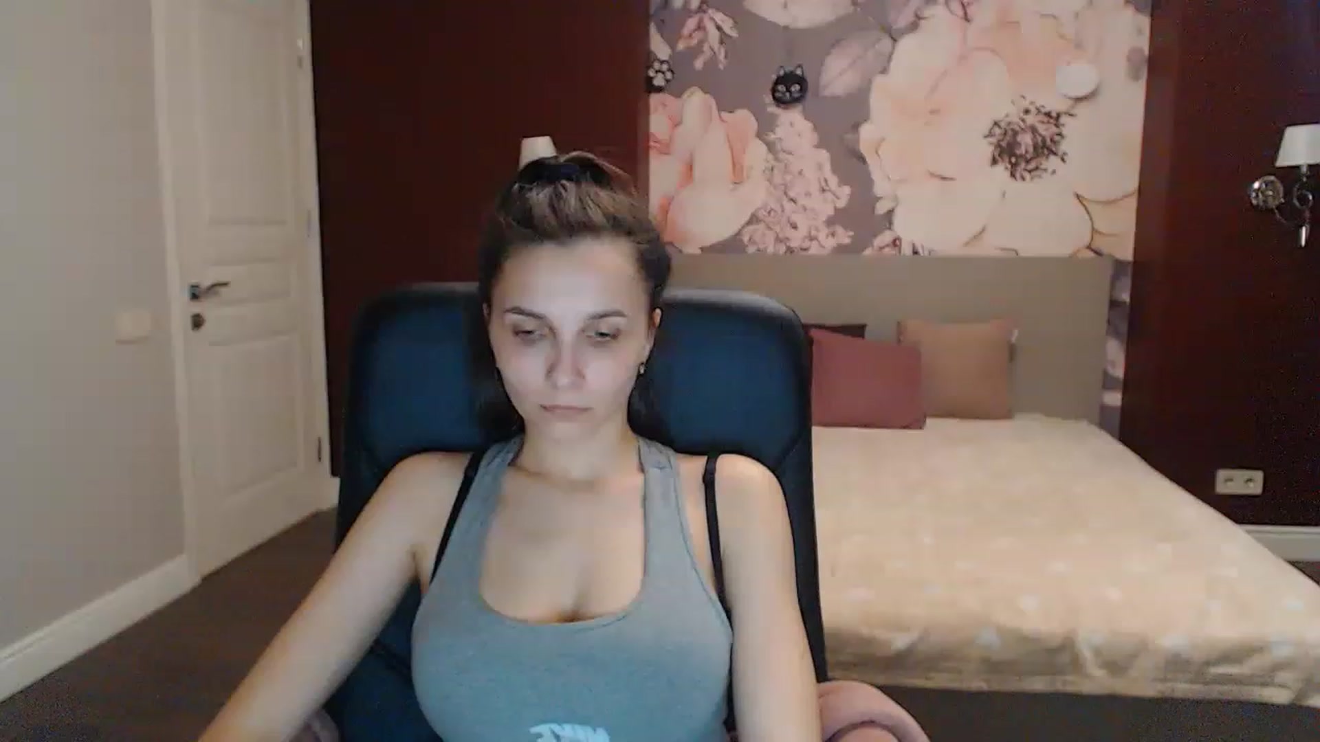 Gallery image thumbnail from Karina_Mils's myfreecams stream on, 04/14/2023, 15:56 image 16 of 20