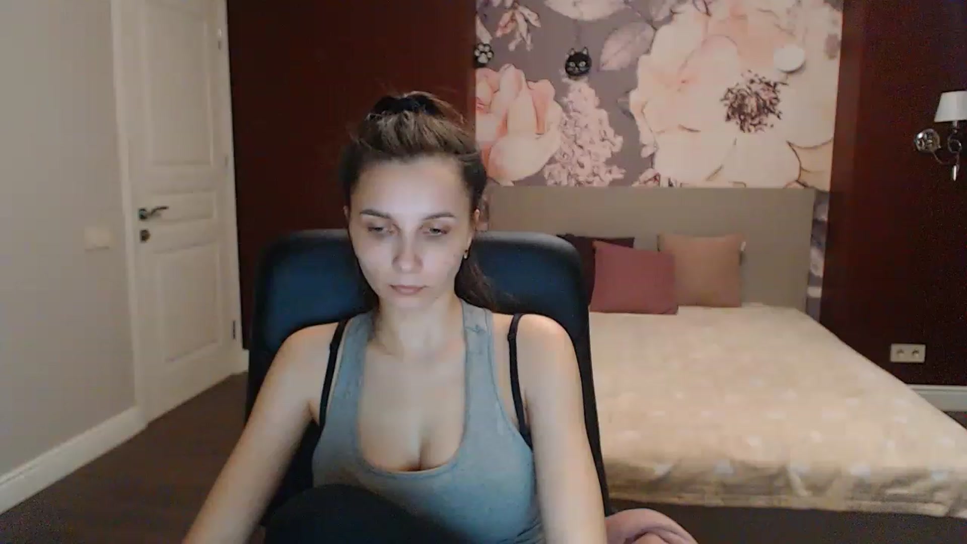 Gallery image thumbnail from Karina_Mils's myfreecams stream on, 04/14/2023, 15:56 image 19 of 20
