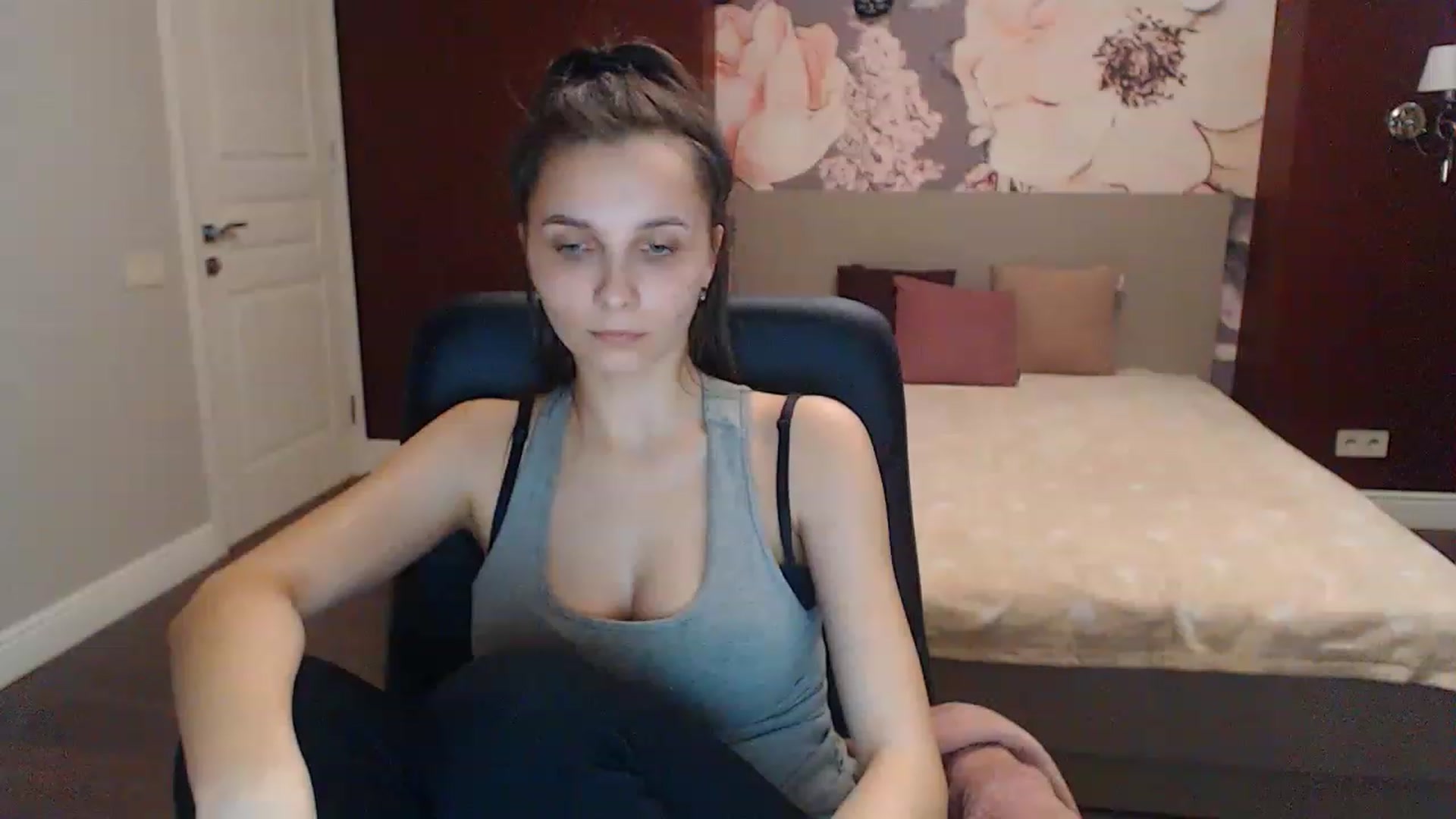 Gallery image thumbnail from Karina_Mils's myfreecams stream on, 04/14/2023, 15:56 image 13 of 20