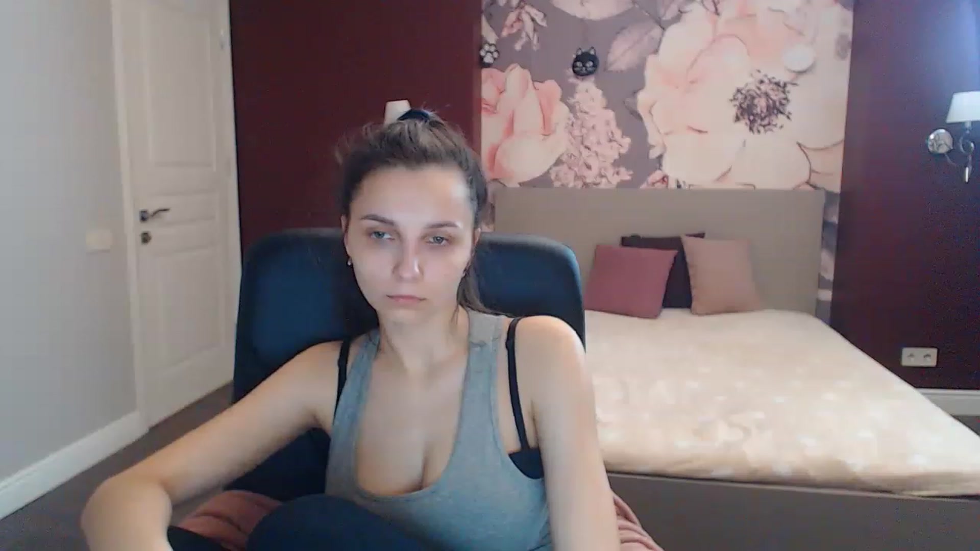 Gallery image thumbnail from Karina_Mils's myfreecams stream on, 04/15/2023, 12:59 image 15 of 20