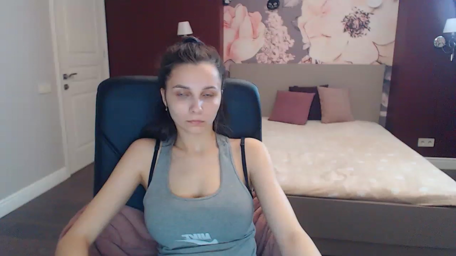 Gallery image thumbnail from Karina_Mils's myfreecams stream on, 04/15/2023, 12:59 image 9 of 20