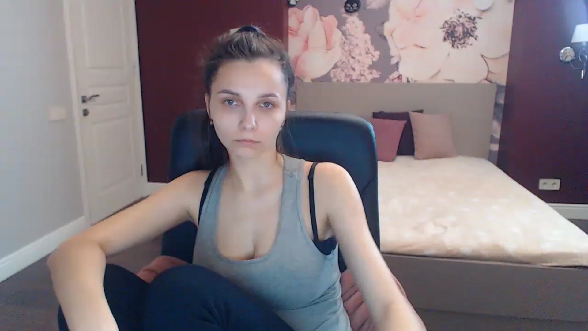 Gallery image thumbnail from Karina_Mils's myfreecams stream on, 04/15/2023, 12:59 image 6 of 20
