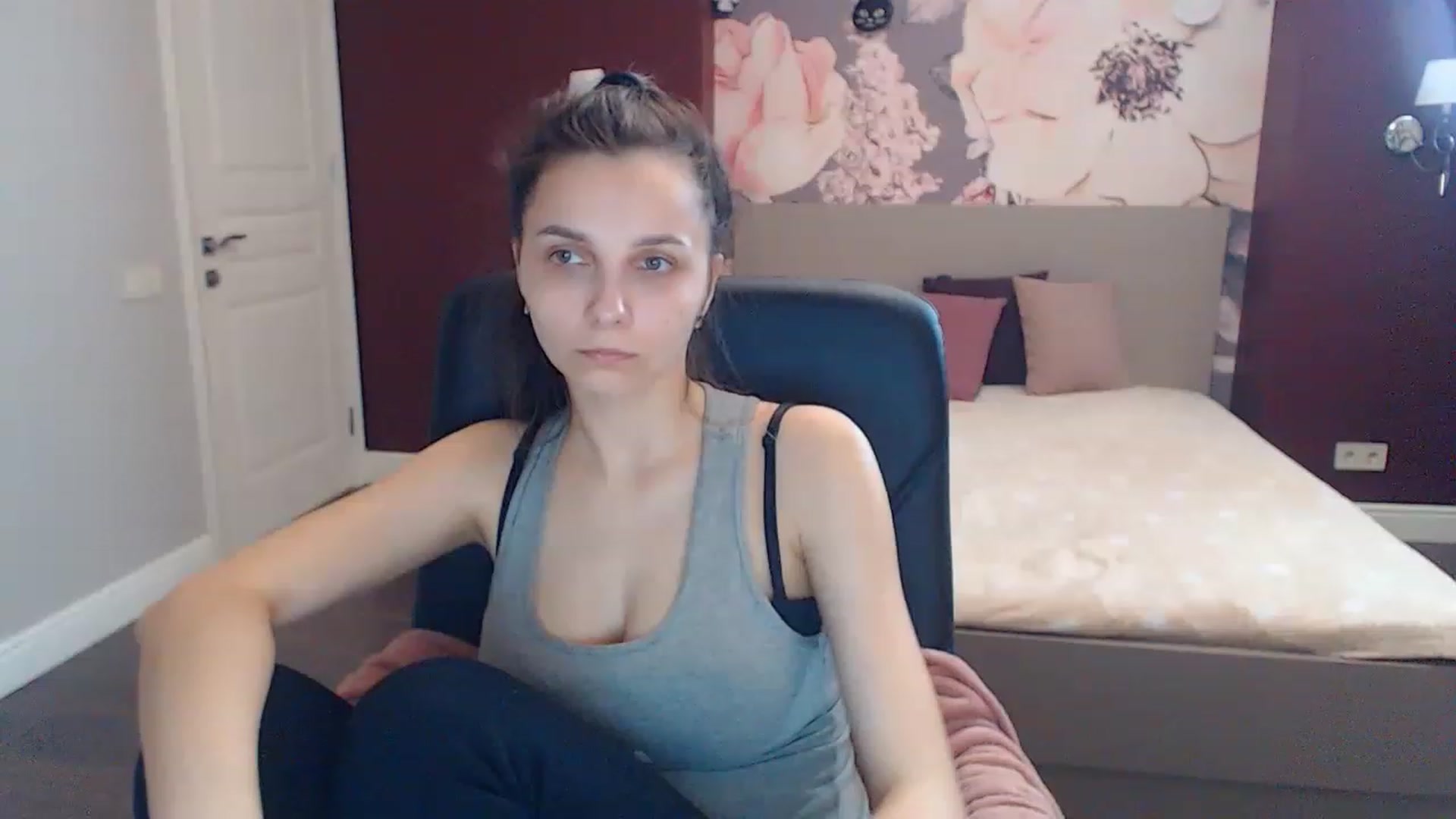 Gallery image thumbnail from Karina_Mils's myfreecams stream on, 04/15/2023, 12:59 image 7 of 20