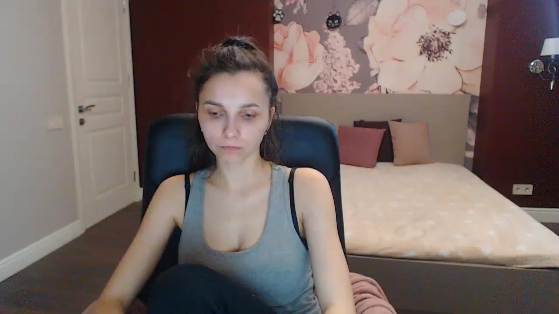 Gallery image thumbnail from Karina_Mils's myfreecams stream on, 04/15/2023, 13:58 image 4 of 20