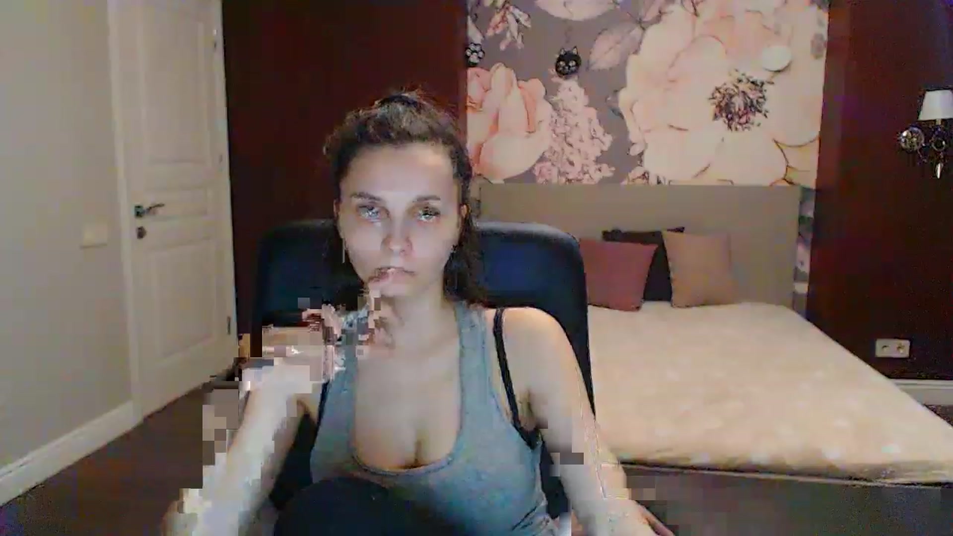 Gallery image thumbnail from Karina_Mils's myfreecams stream on, 04/15/2023, 13:58 image 19 of 20