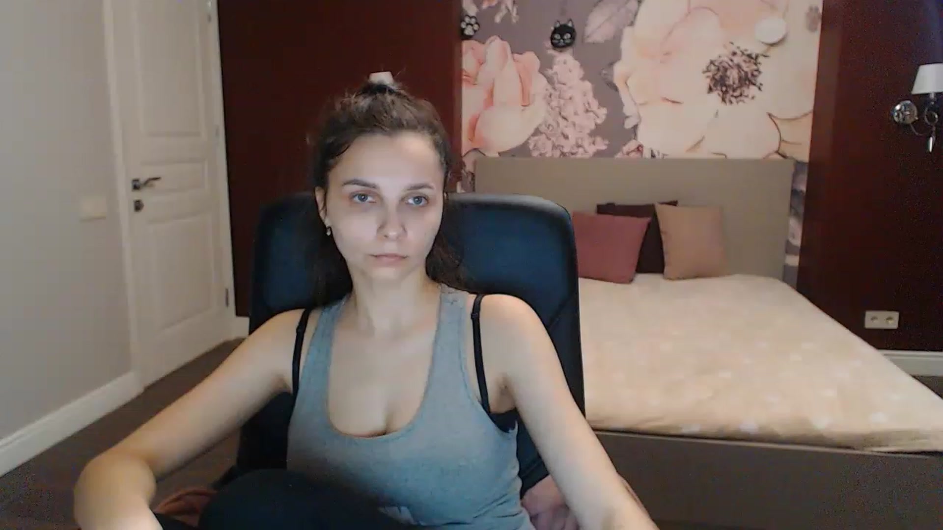 Gallery image thumbnail from Karina_Mils's myfreecams stream on, 04/15/2023, 13:58 image 12 of 20