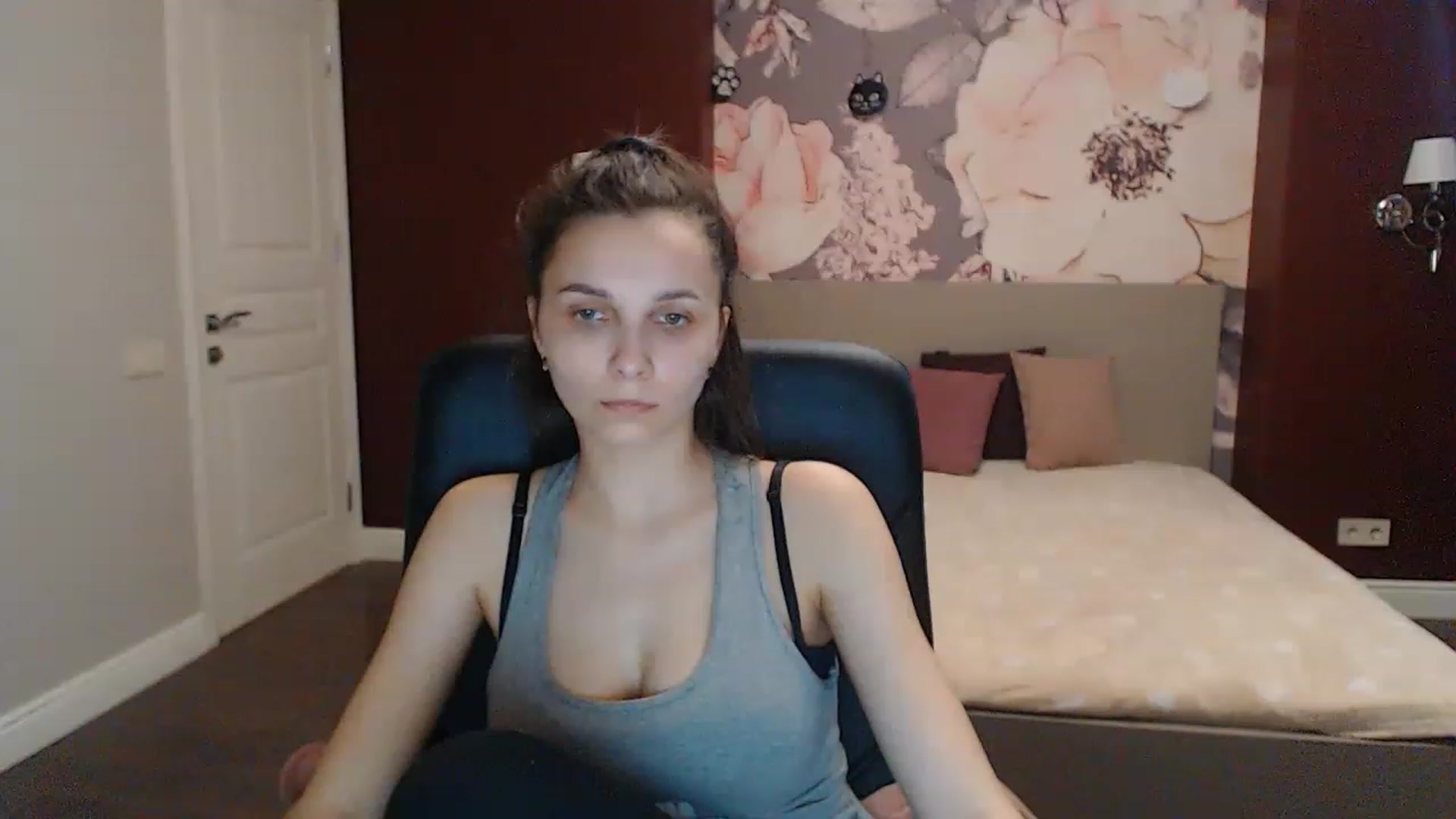 Gallery image thumbnail from Karina_Mils's myfreecams stream on, 04/15/2023, 13:58 image 16 of 20