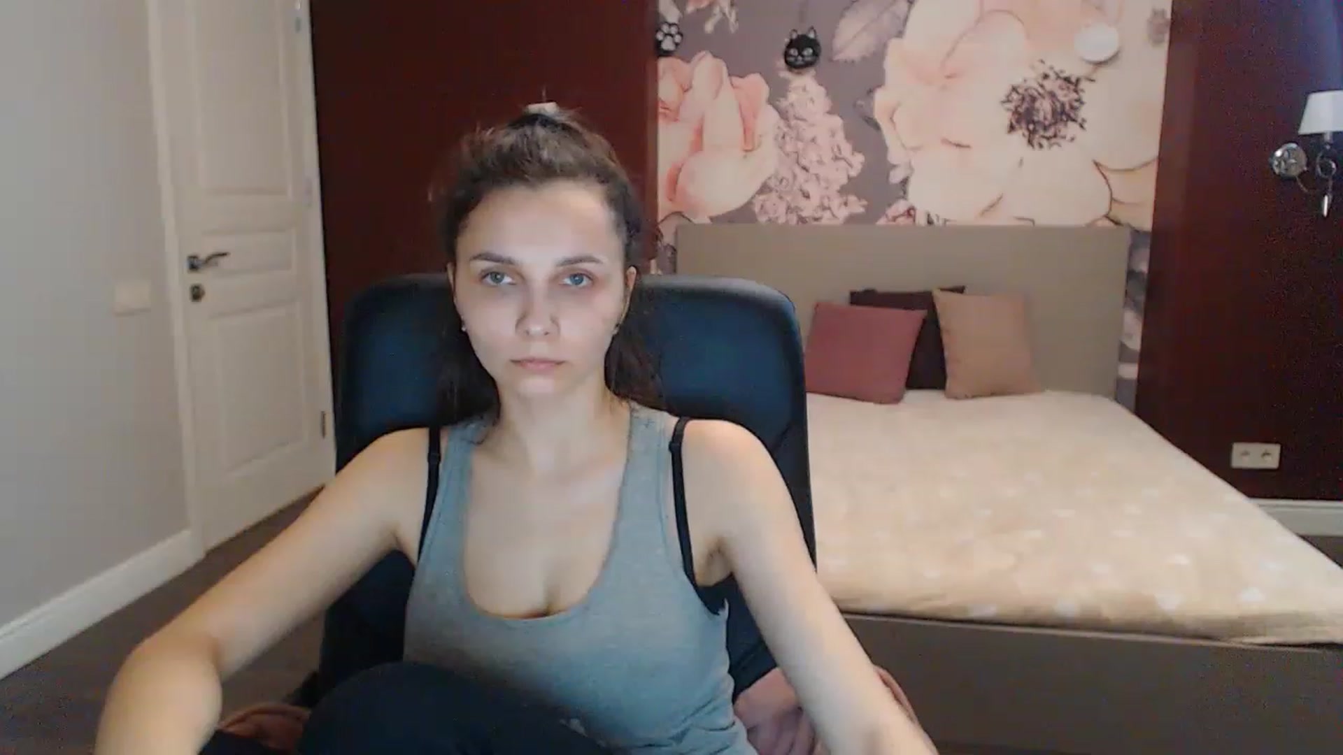 Gallery image thumbnail from Karina_Mils's myfreecams stream on, 04/15/2023, 13:58 image 8 of 20