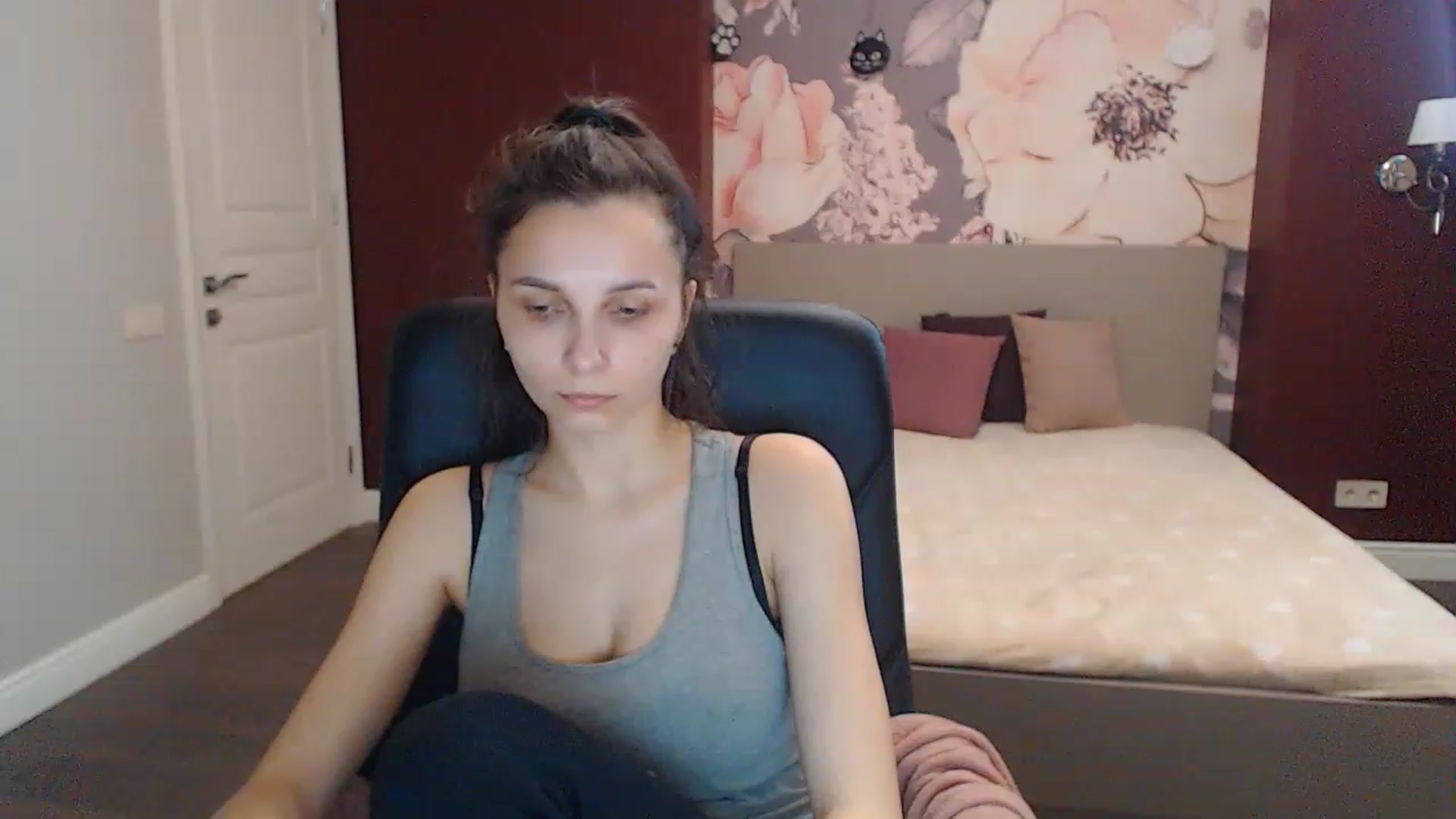 Gallery image thumbnail from Karina_Mils's myfreecams stream on, 04/15/2023, 13:58 image 6 of 20
