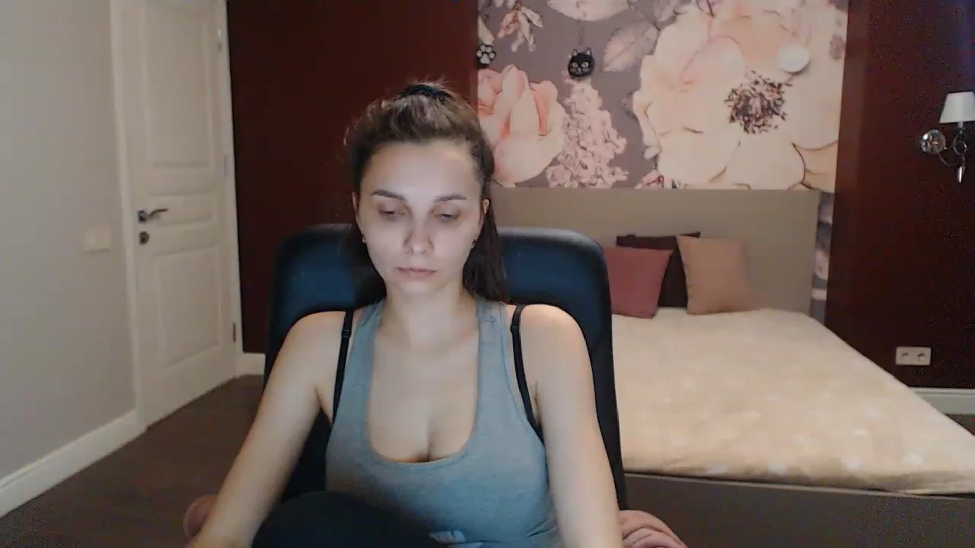 Gallery image thumbnail from Karina_Mils's myfreecams stream on, 04/15/2023, 13:58 image 15 of 20