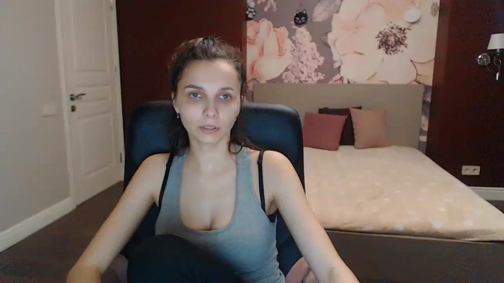 Gallery image thumbnail from Karina_Mils's myfreecams stream on, 04/15/2023, 14:43 image 4 of 20