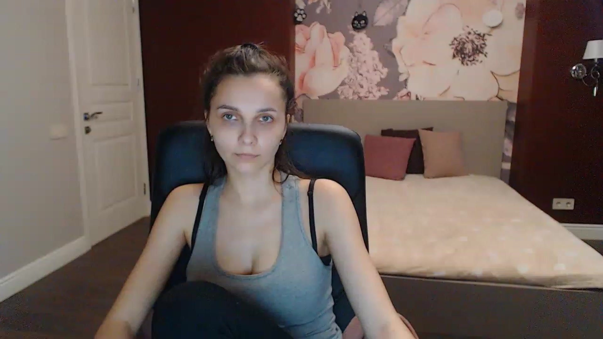 Gallery image thumbnail from Karina_Mils's myfreecams stream on, 04/15/2023, 14:43 image 7 of 20