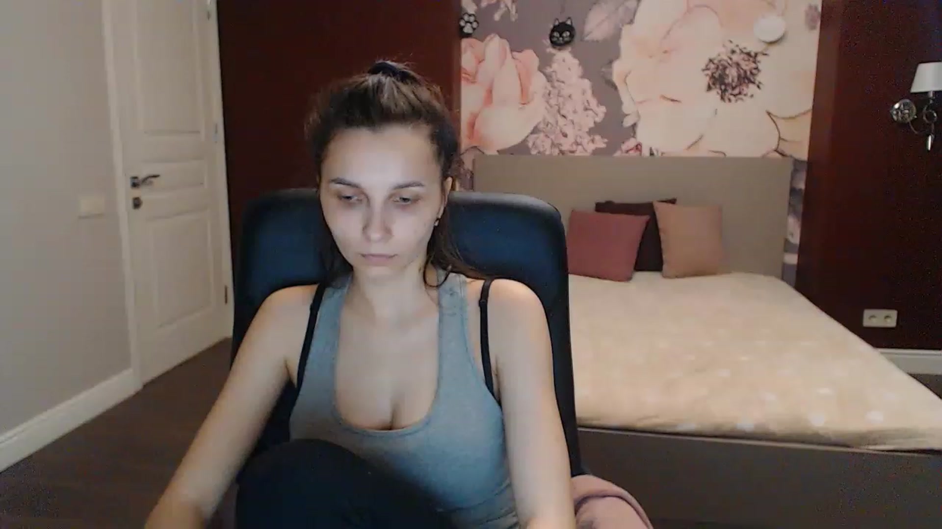 Gallery image thumbnail from Karina_Mils's myfreecams stream on, 04/15/2023, 14:43 image 5 of 20