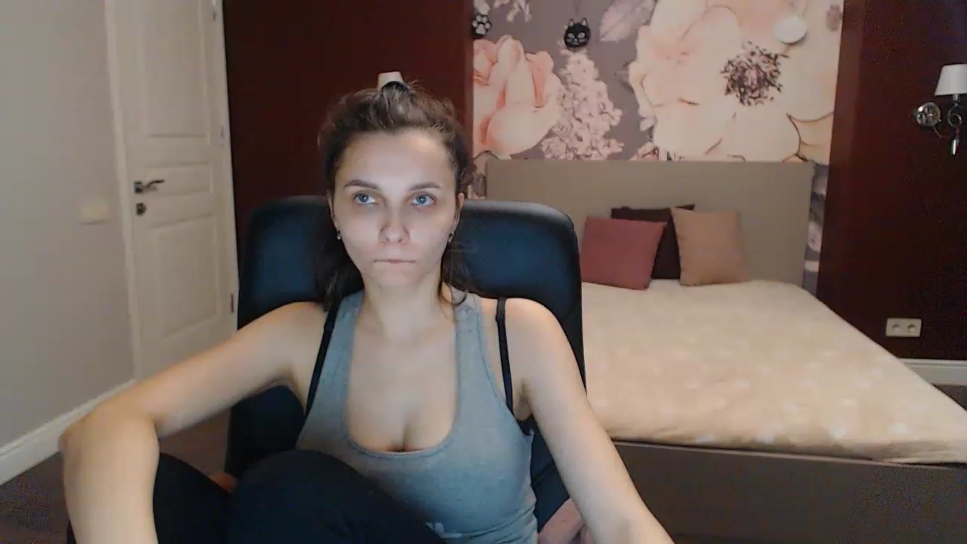 Gallery image thumbnail from Karina_Mils's myfreecams stream on, 04/15/2023, 14:43 image 1 of 20