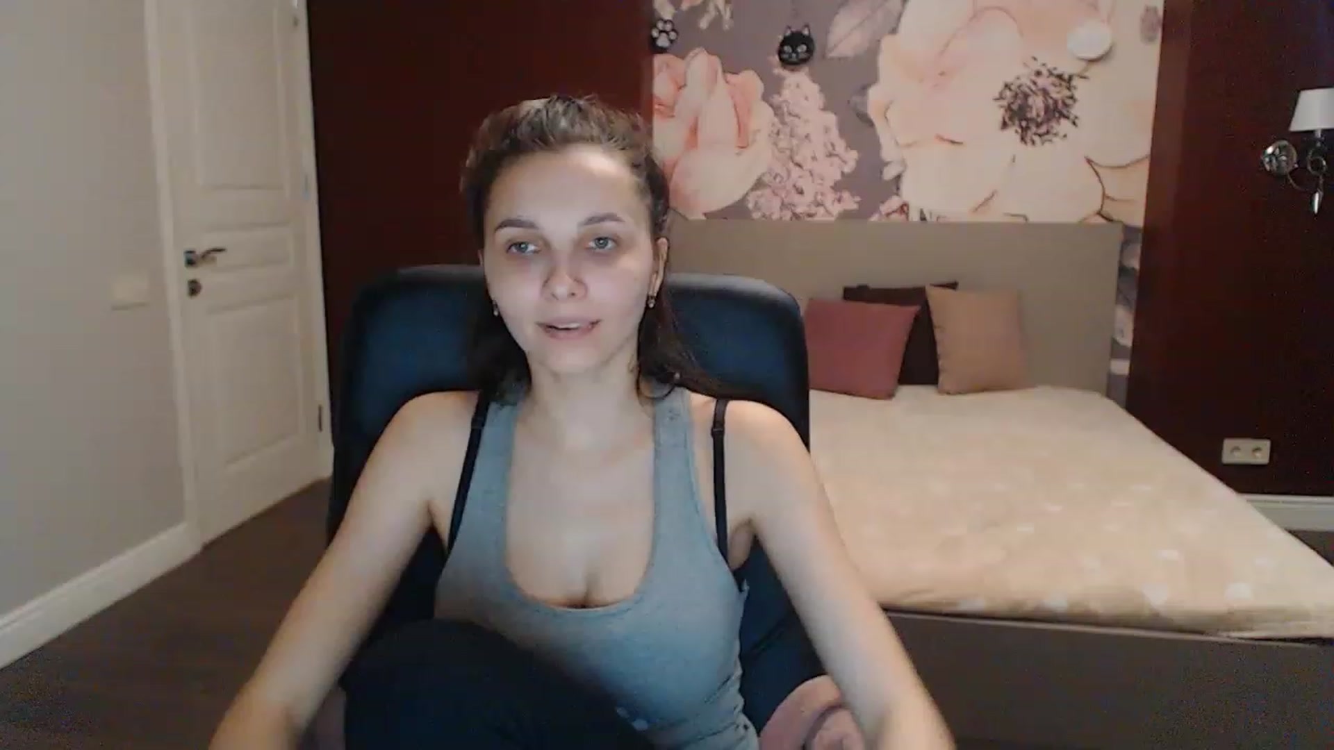 Gallery image thumbnail from Karina_Mils's myfreecams stream on, 04/15/2023, 14:43 image 3 of 20