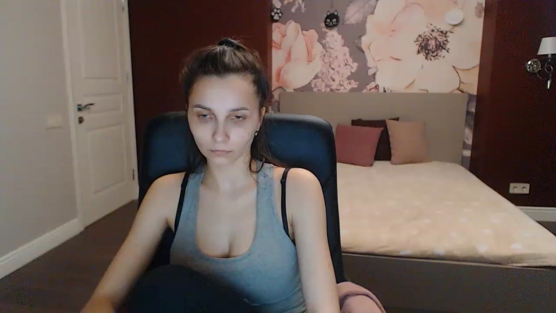 Gallery image thumbnail from Karina_Mils's myfreecams stream on, 04/15/2023, 14:43 image 13 of 20