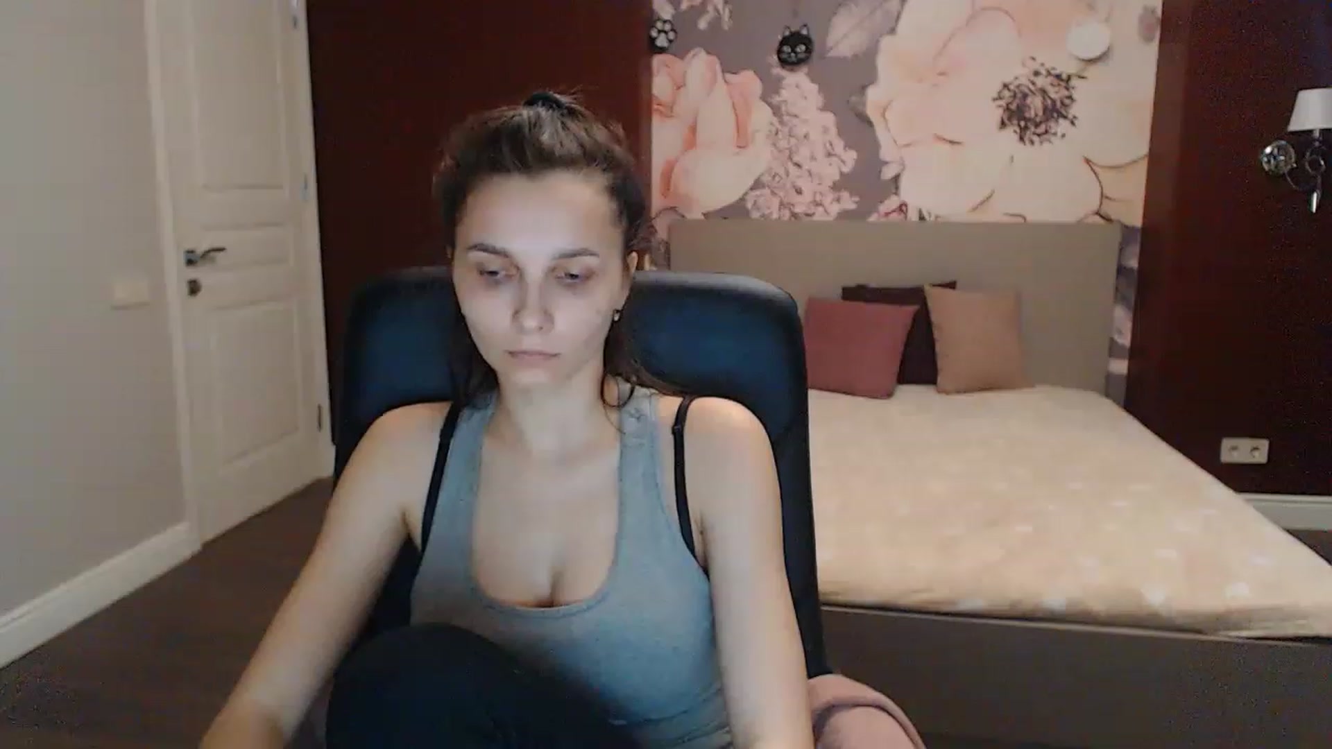 Gallery image thumbnail from Karina_Mils's myfreecams stream on, 04/15/2023, 14:43 image 8 of 20