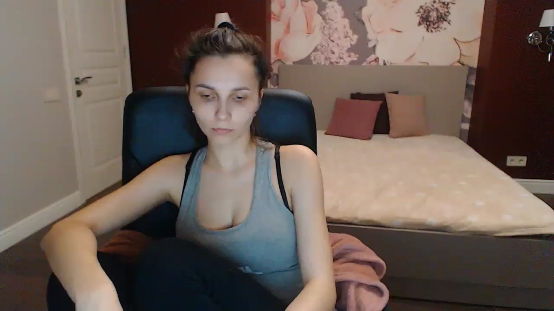 Gallery image thumbnail from Karina_Mils's myfreecams stream on, 04/15/2023, 15:23 image 6 of 20