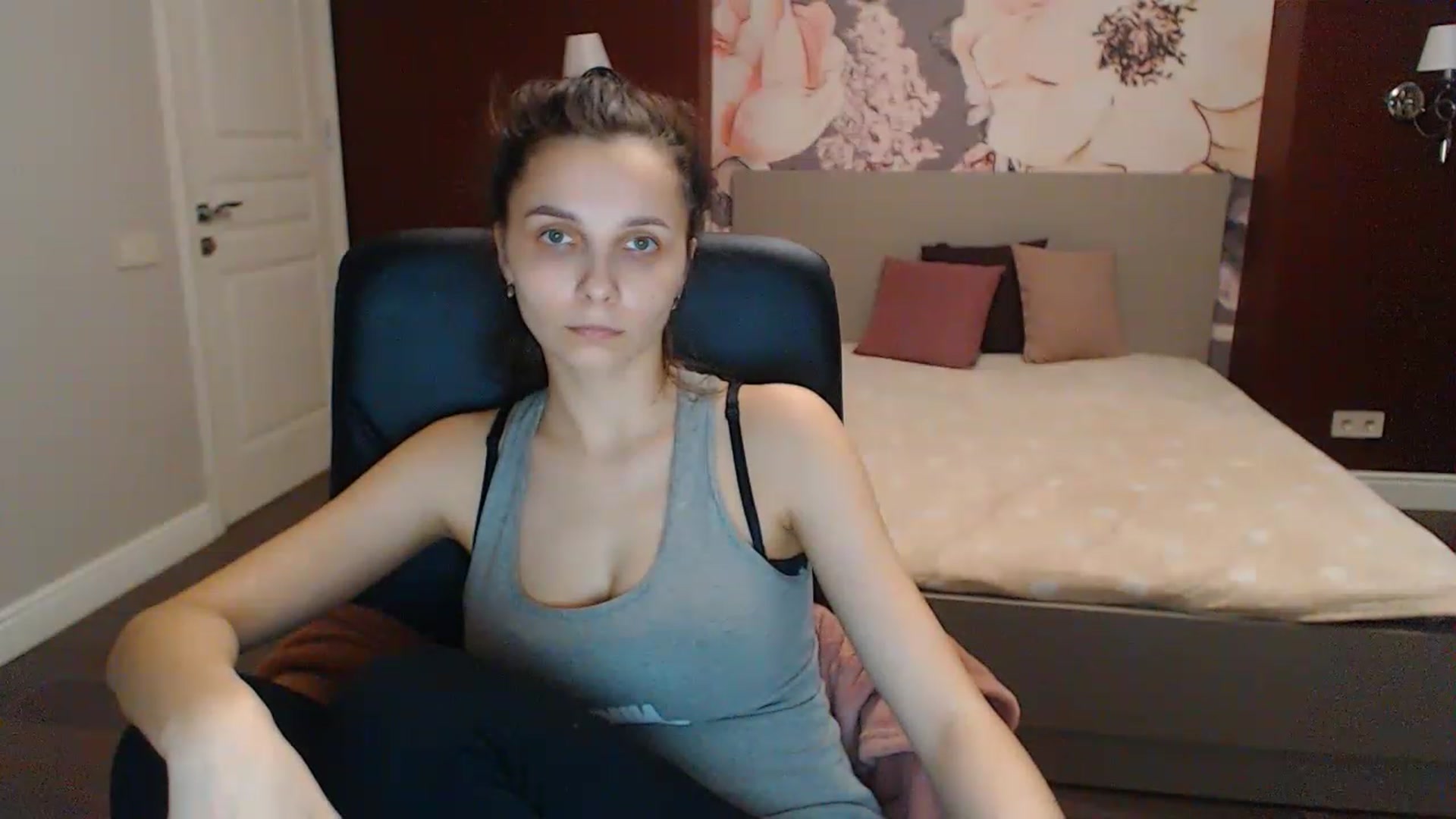 Gallery image thumbnail from Karina_Mils's myfreecams stream on, 04/15/2023, 15:23 image 10 of 20