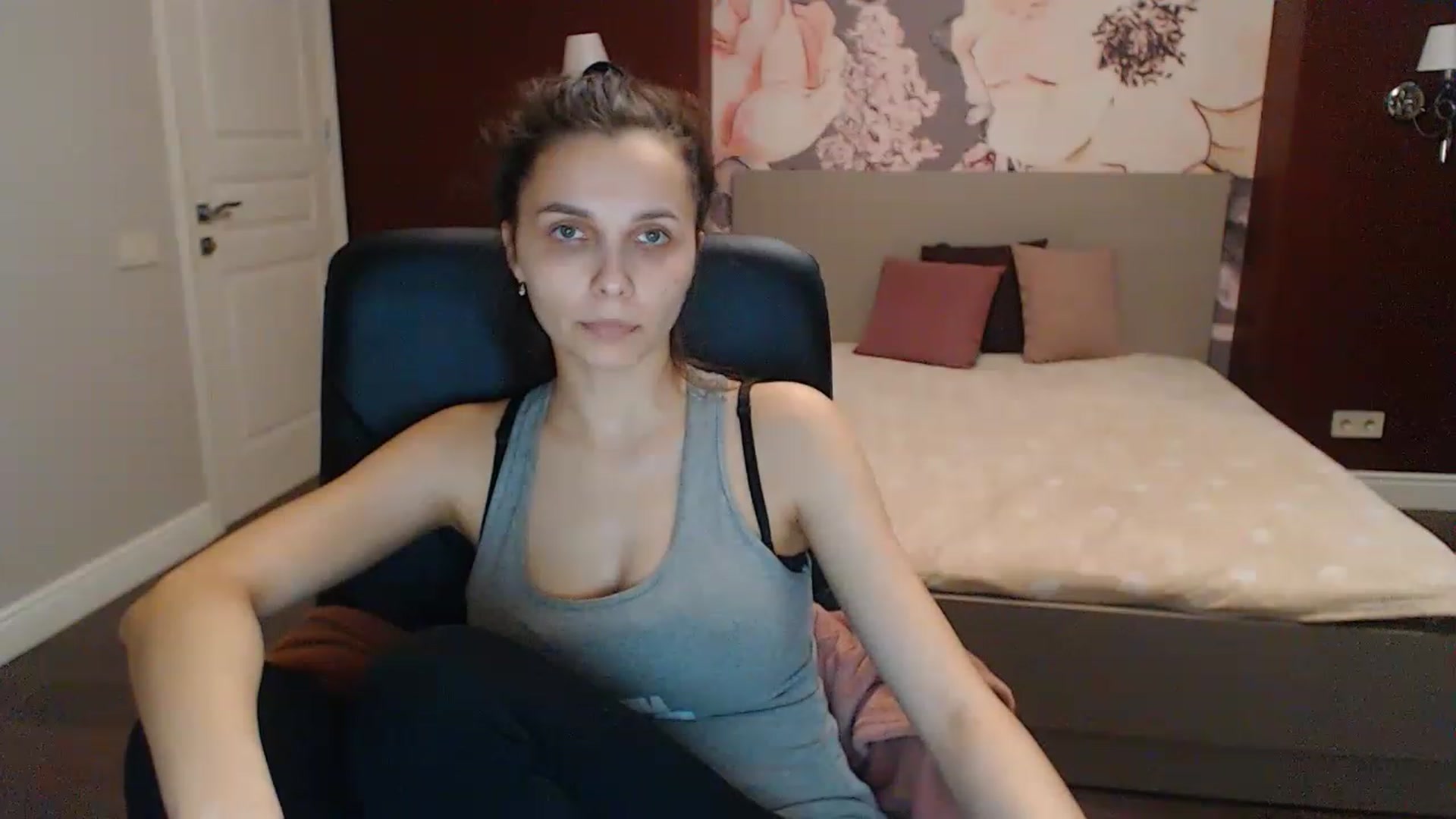 Gallery image thumbnail from Karina_Mils's myfreecams stream on, 04/15/2023, 15:23 image 3 of 20