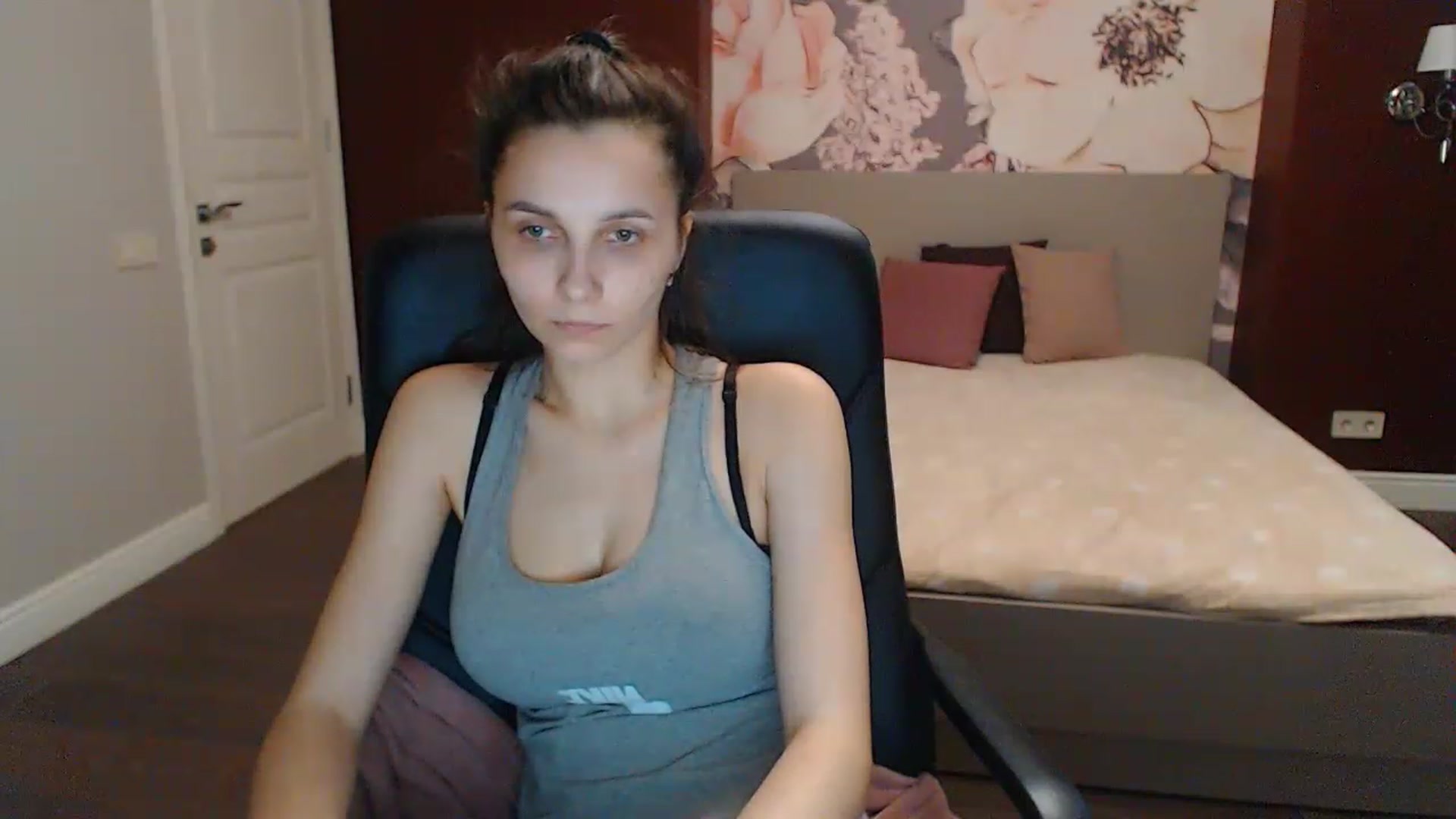 Gallery image thumbnail from Karina_Mils's myfreecams stream on, 04/15/2023, 15:23 image 15 of 20