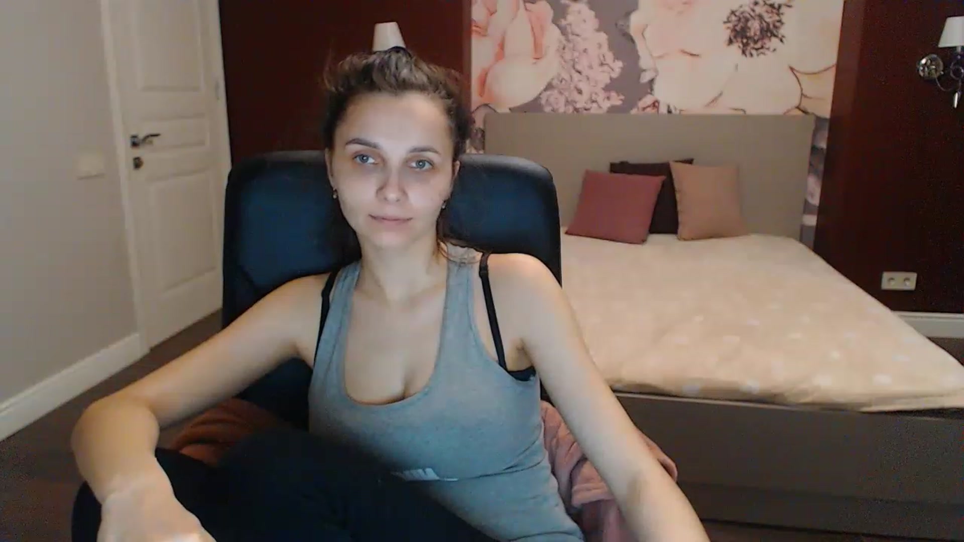 Gallery image thumbnail from Karina_Mils's myfreecams stream on, 04/15/2023, 15:23 image 12 of 20