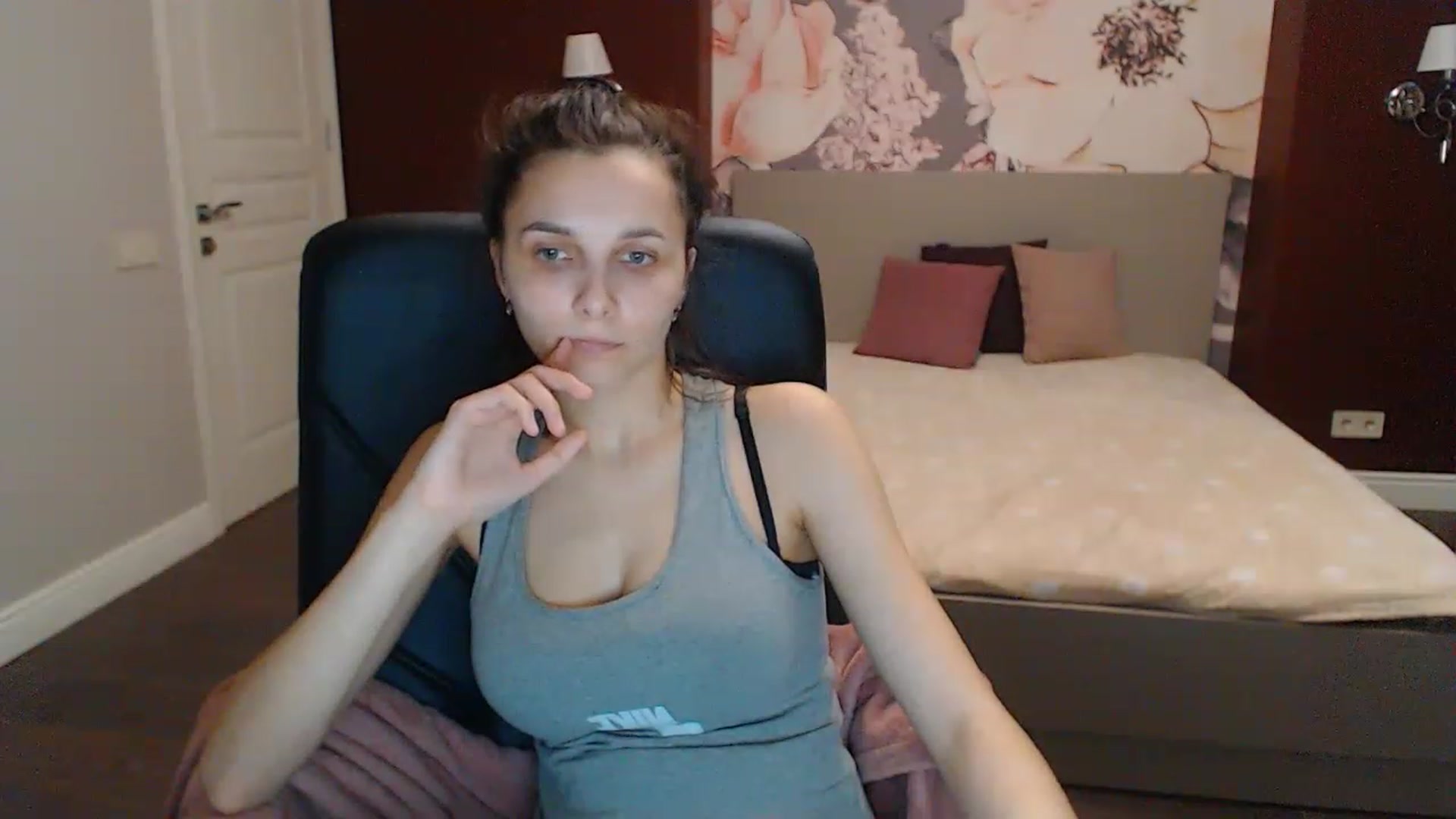 Gallery image thumbnail from Karina_Mils's myfreecams stream on, 04/15/2023, 15:23 image 14 of 20