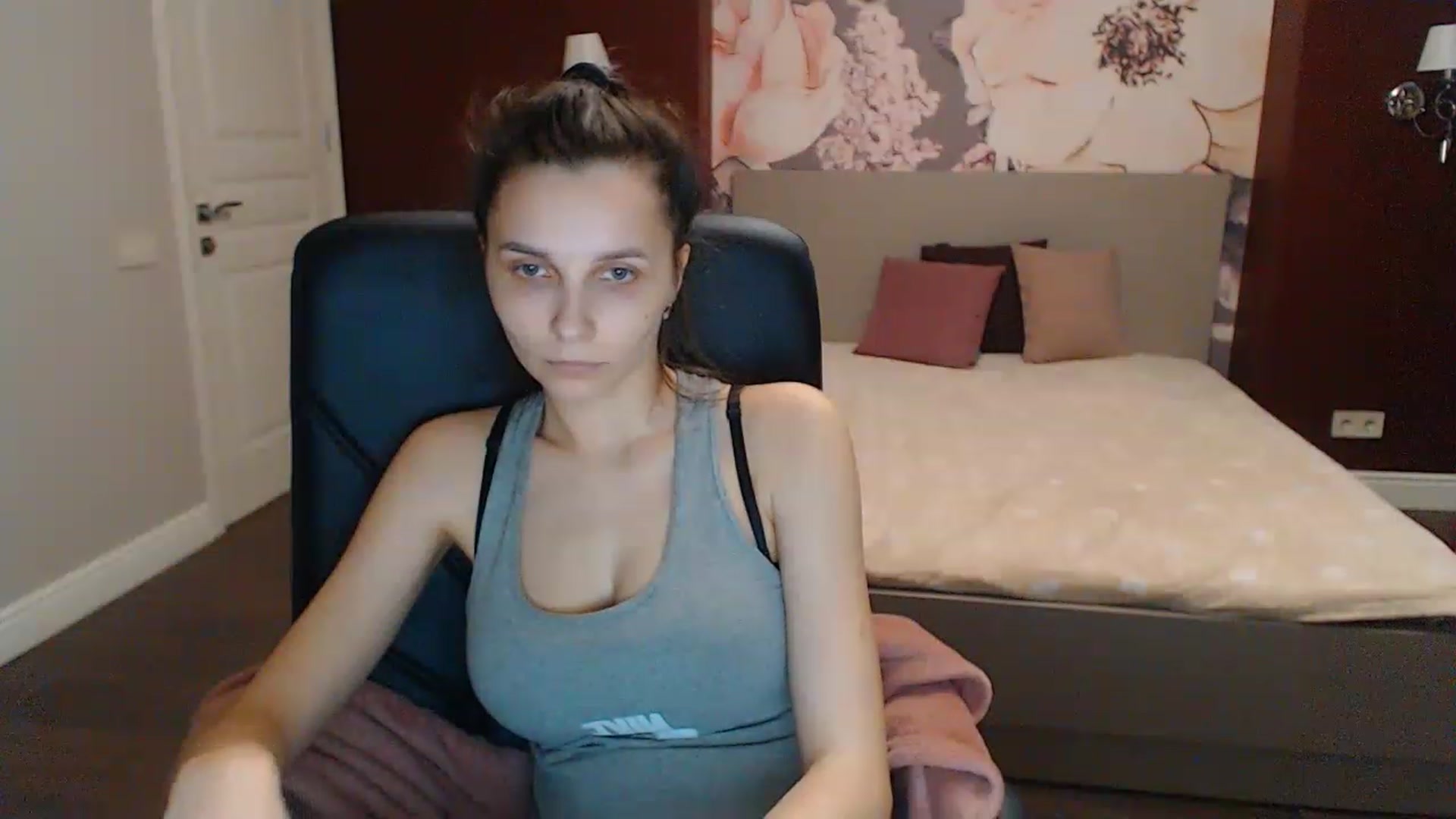 Gallery image thumbnail from Karina_Mils's myfreecams stream on, 04/15/2023, 15:23 image 13 of 20