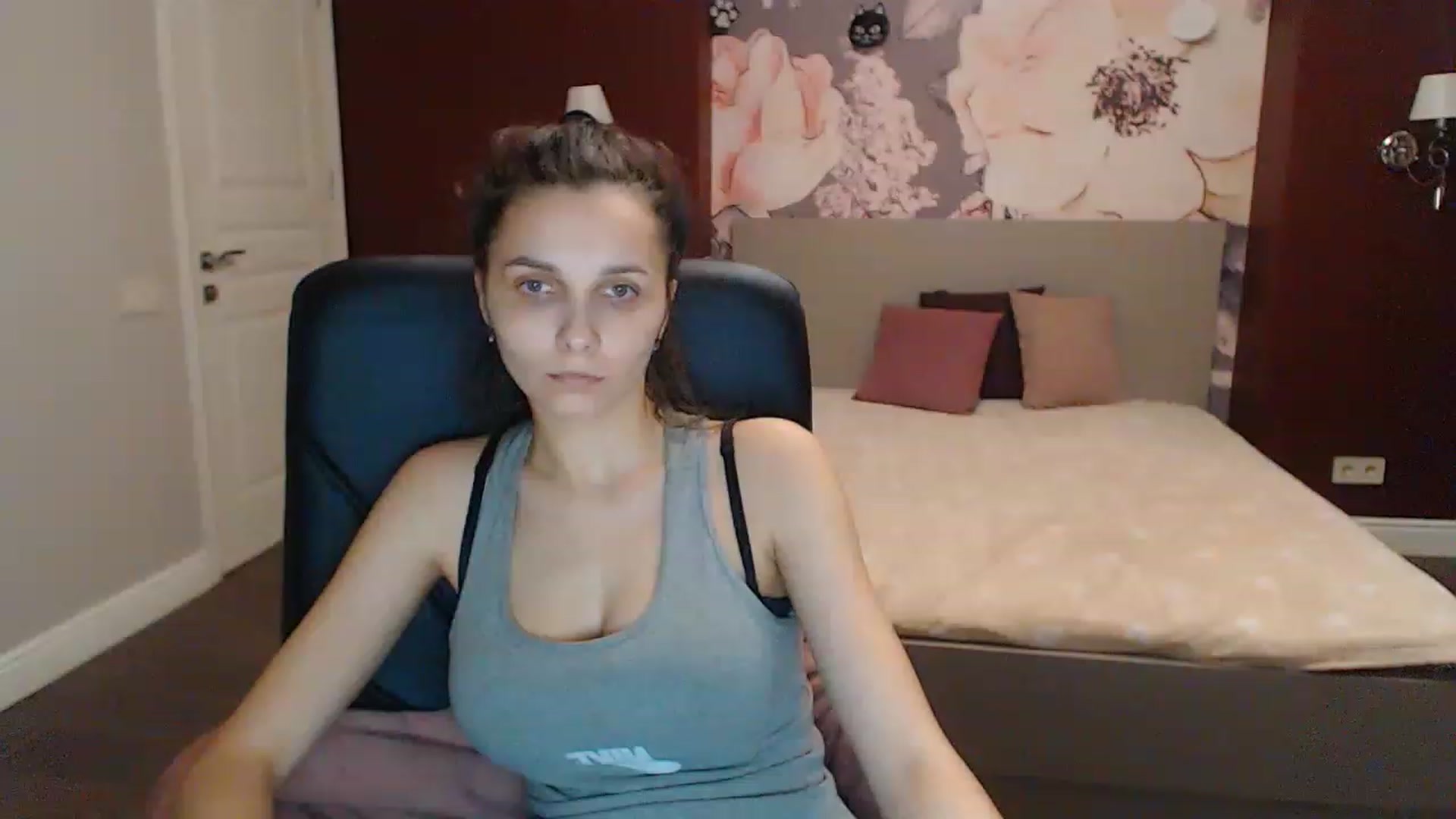 Gallery image thumbnail from Karina_Mils's myfreecams stream on, 04/15/2023, 16:04 image 17 of 20