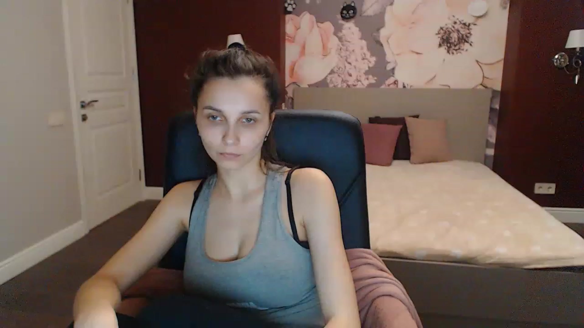 Gallery image thumbnail from Karina_Mils's myfreecams stream on, 04/15/2023, 16:04 image 11 of 20