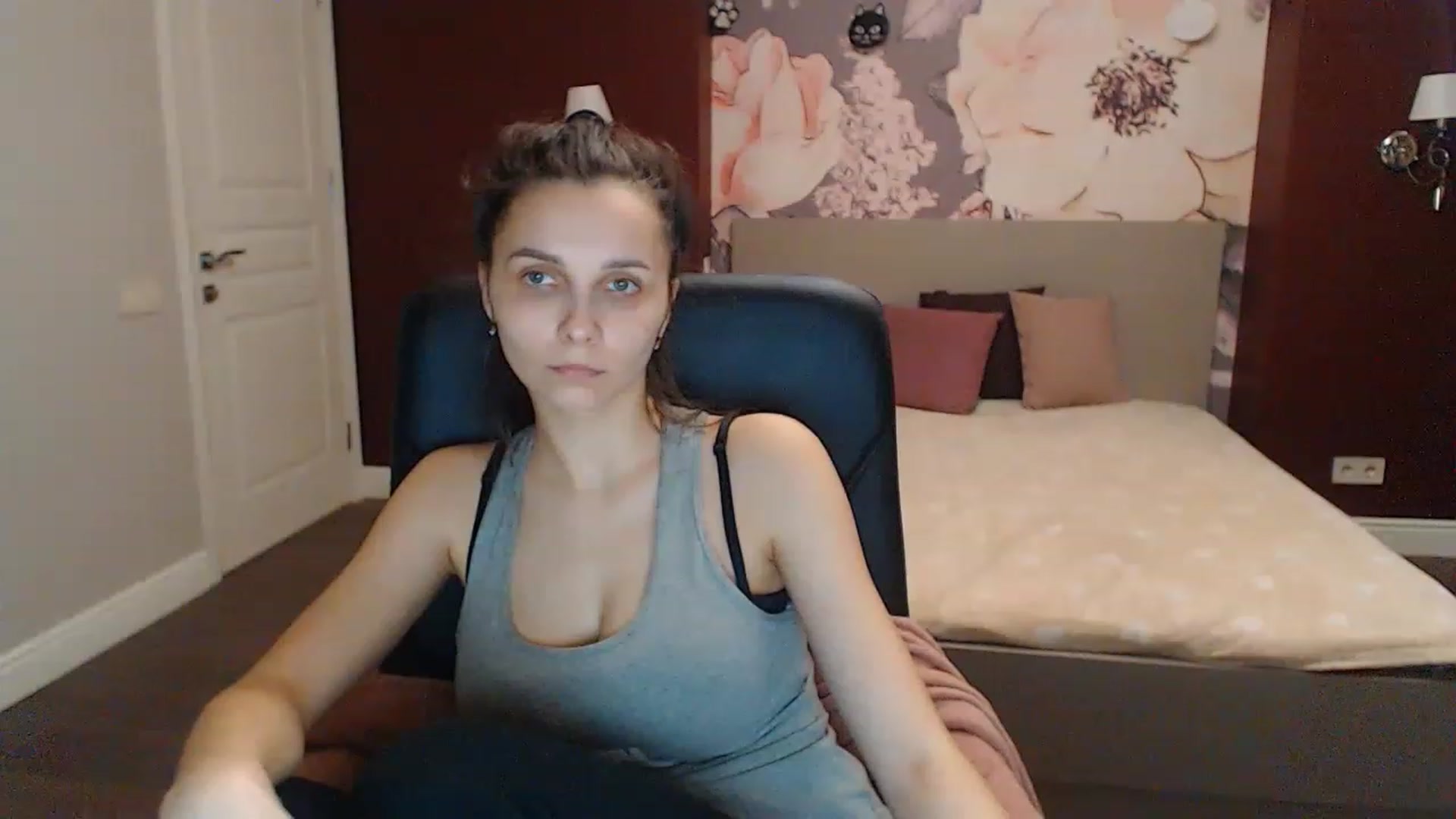 Gallery image thumbnail from Karina_Mils's myfreecams stream on, 04/15/2023, 16:04 image 3 of 20