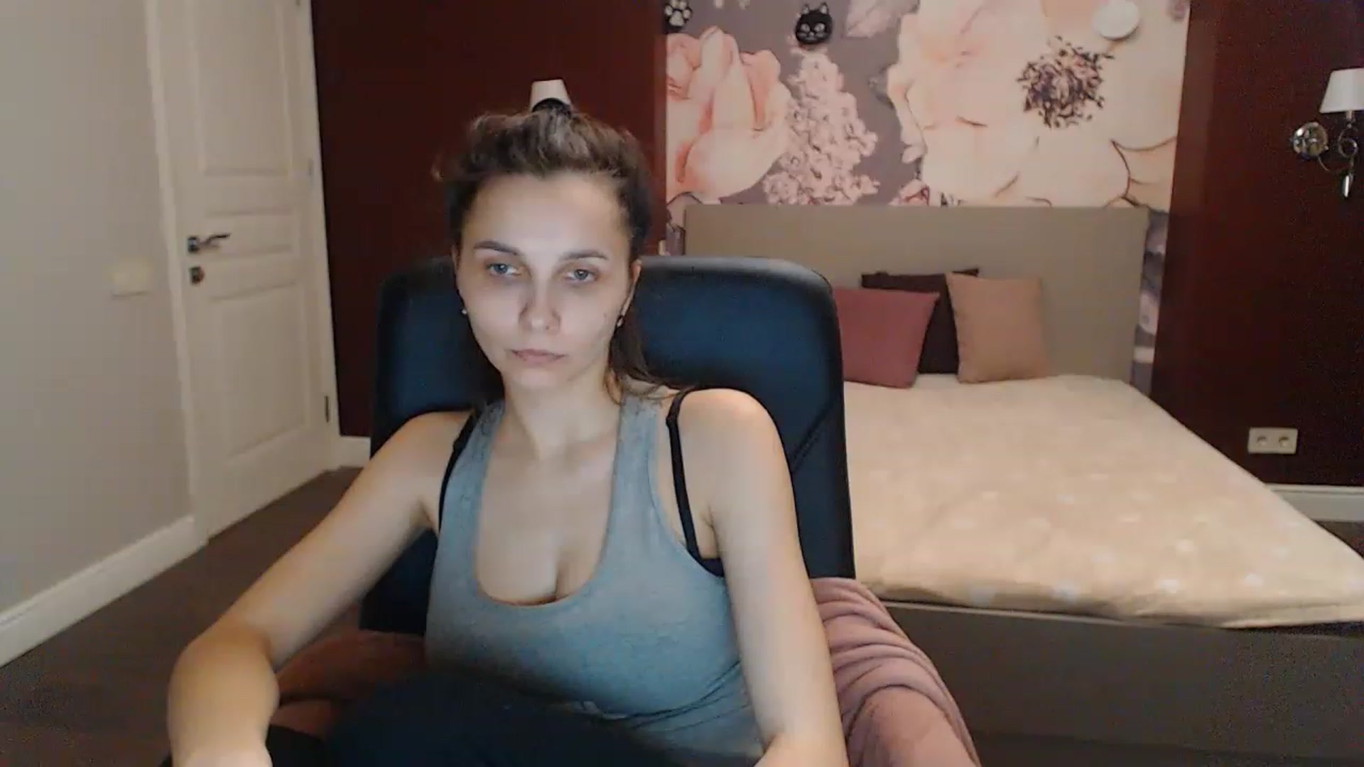 Gallery image thumbnail from Karina_Mils's myfreecams stream on, 04/15/2023, 16:04 image 7 of 20