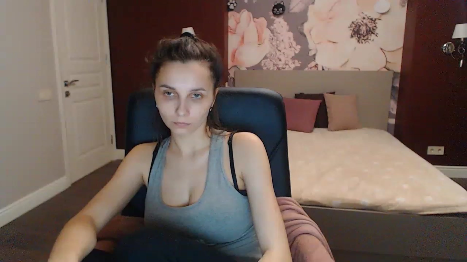 Gallery image thumbnail from Karina_Mils's myfreecams stream on, 04/15/2023, 16:04 image 2 of 20