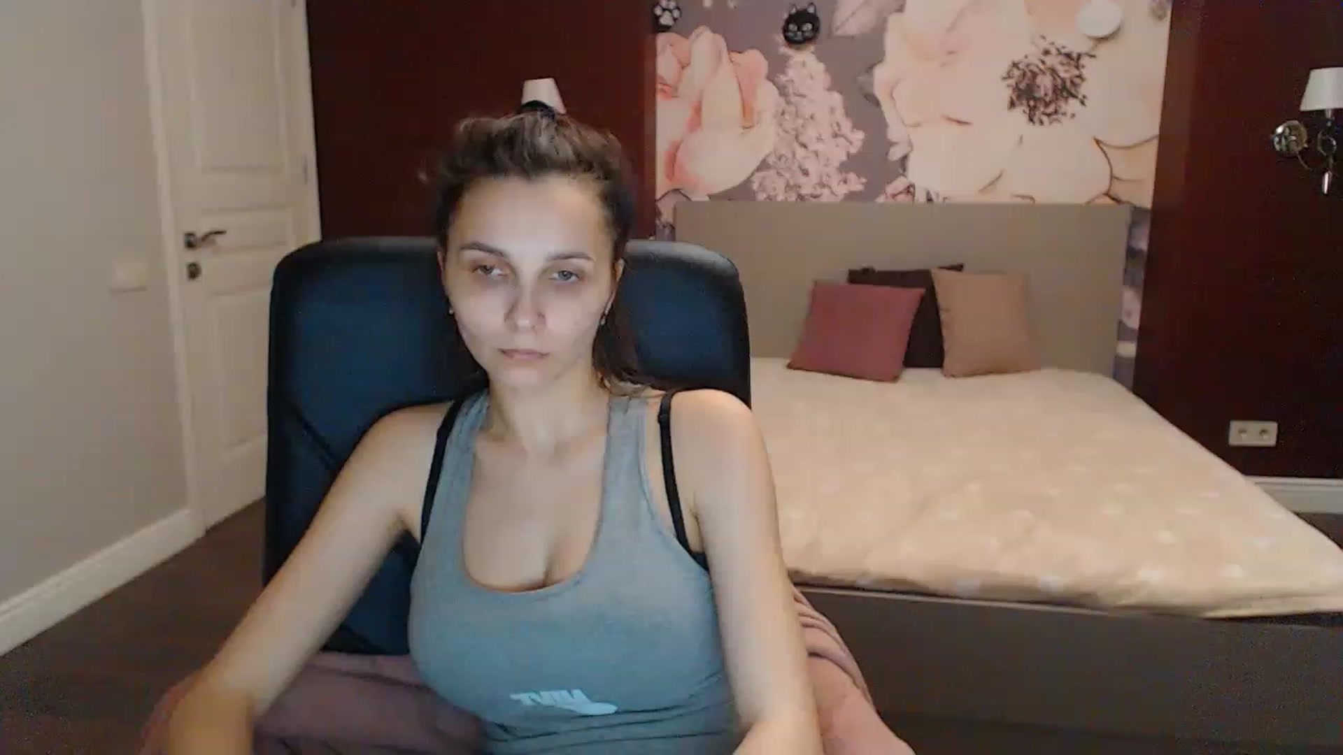 Gallery image thumbnail from Karina_Mils's myfreecams stream on, 04/15/2023, 16:04 image 20 of 20
