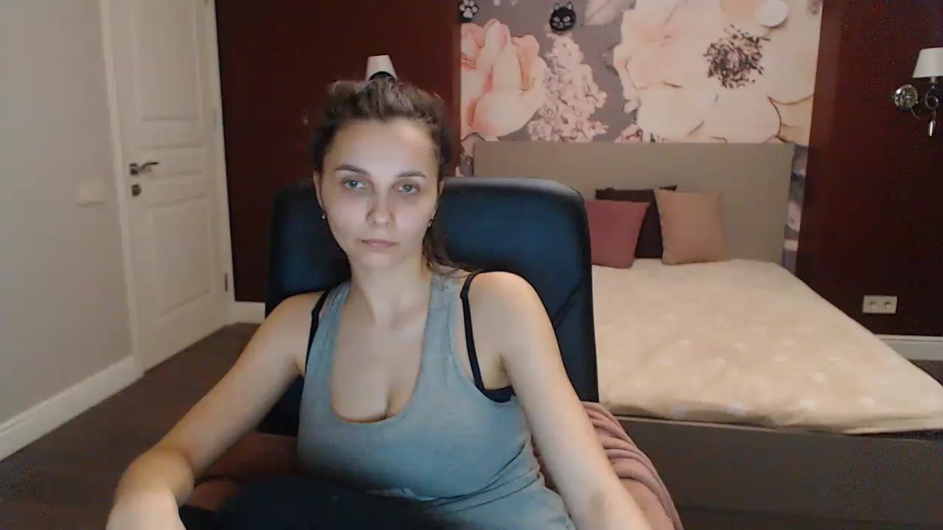 Gallery image thumbnail from Karina_Mils's myfreecams stream on, 04/15/2023, 16:04 image 12 of 20