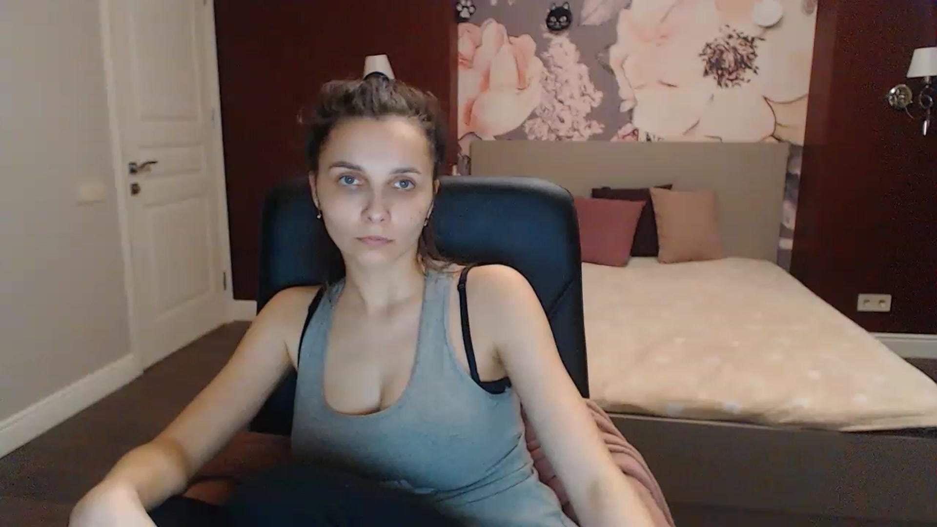 Gallery image thumbnail from Karina_Mils's myfreecams stream on, 04/15/2023, 16:04 image 9 of 20