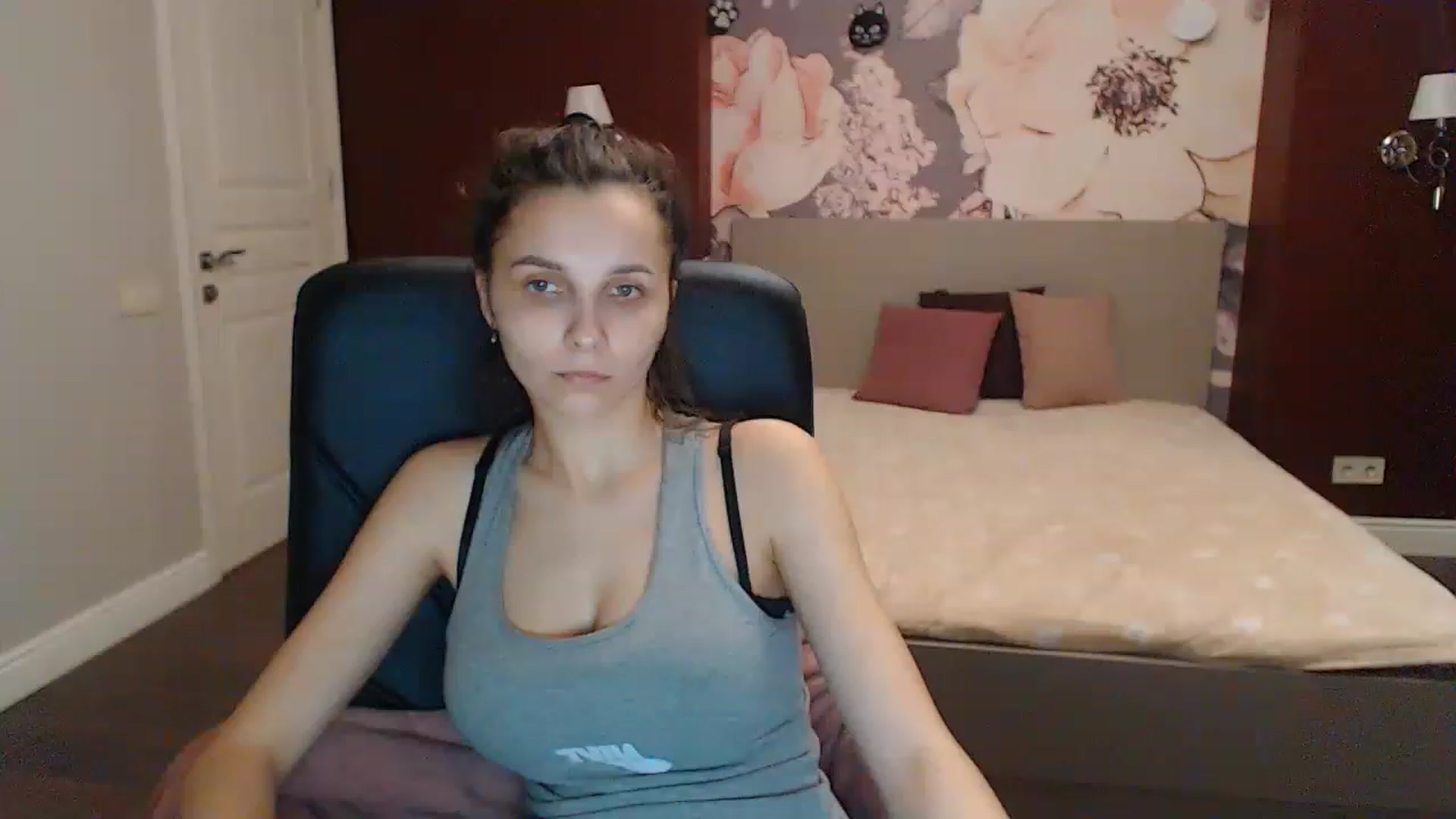 Gallery image thumbnail from Karina_Mils's myfreecams stream on, 04/15/2023, 16:04 image 19 of 20