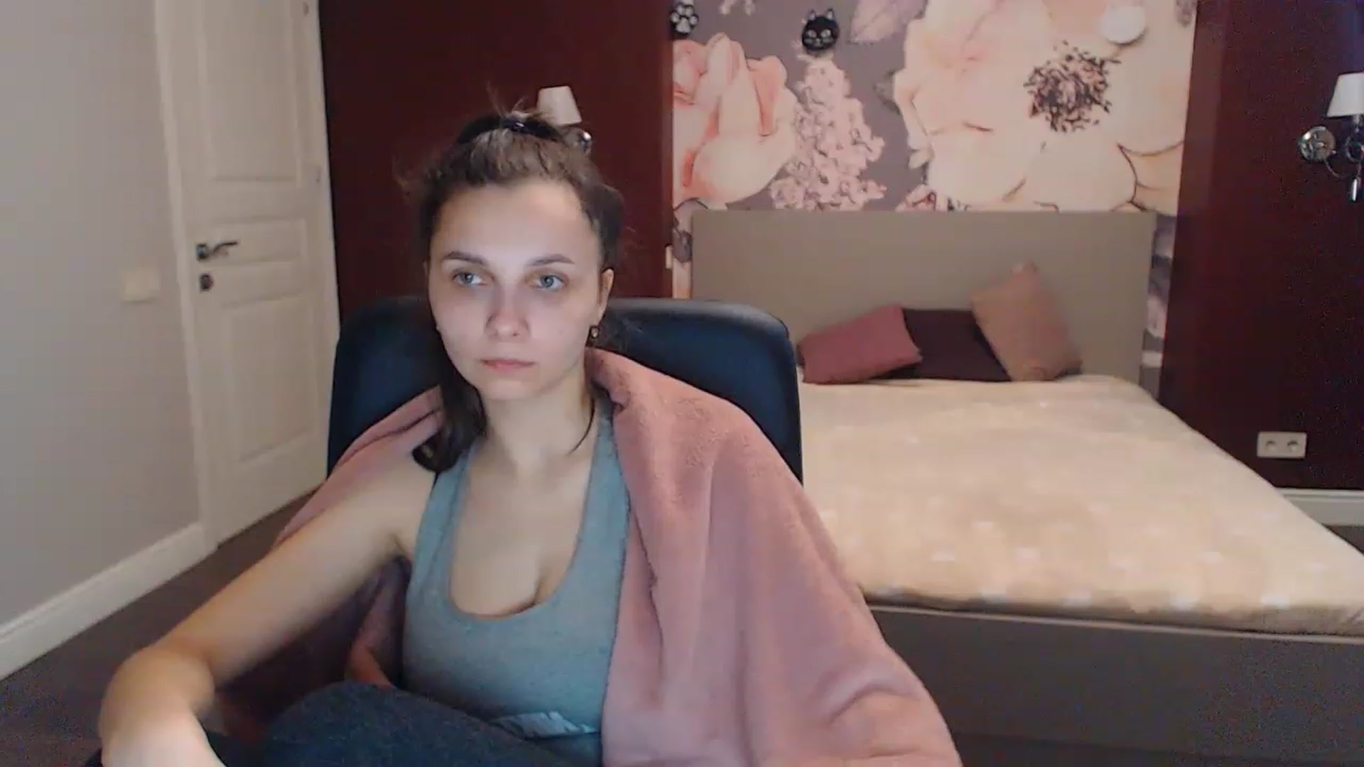 Gallery image thumbnail from Karina_Mils's myfreecams stream on, 04/19/2023, 06:53 image 11 of 20