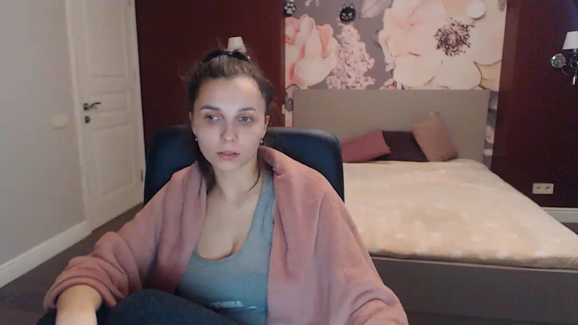 Gallery image thumbnail from Karina_Mils's myfreecams stream on, 04/19/2023, 06:53 image 20 of 20