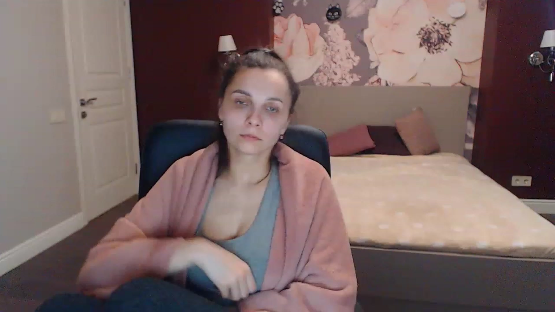 Gallery image thumbnail from Karina_Mils's myfreecams stream on, 04/19/2023, 06:53 image 19 of 20